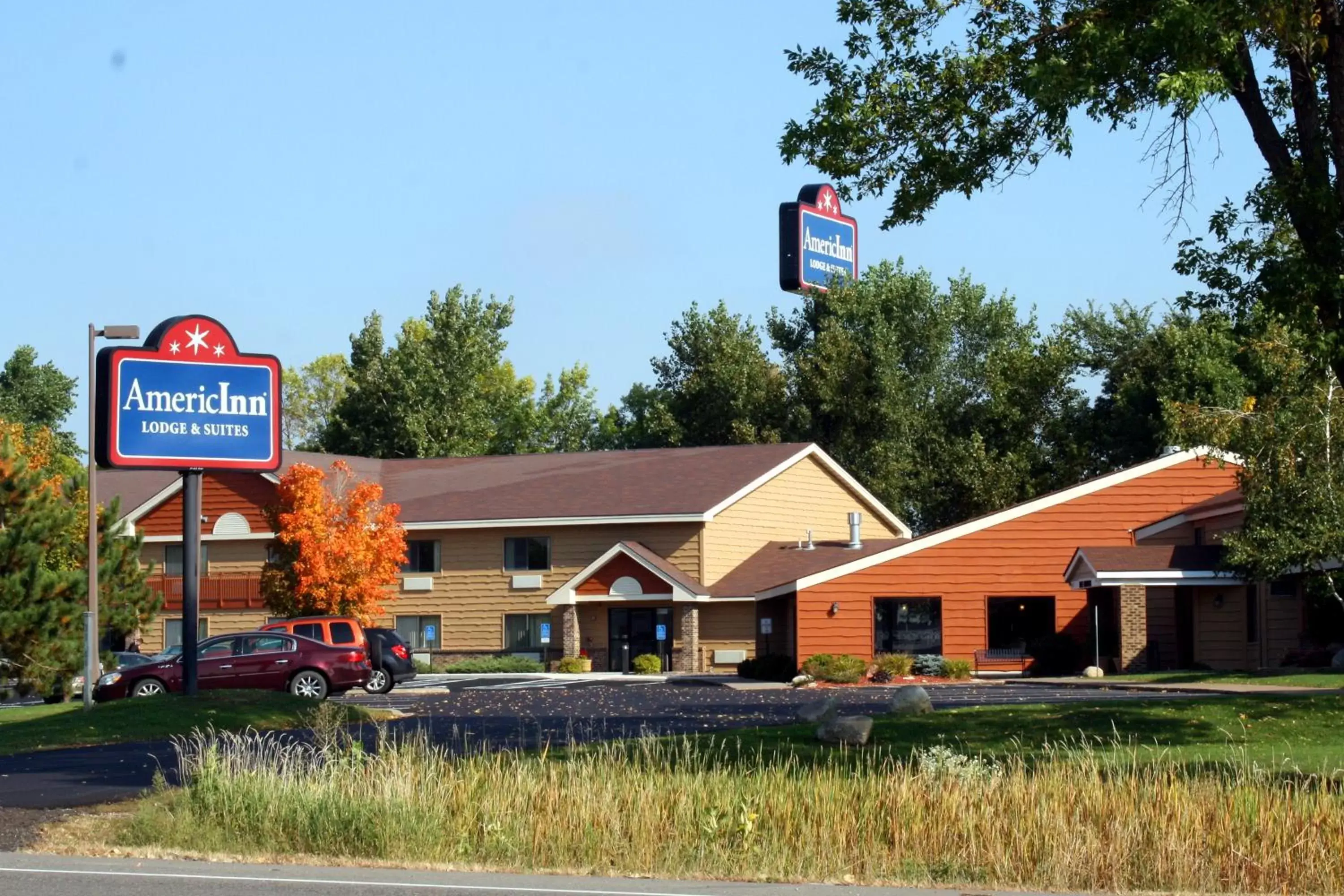 Facade/entrance, Property Building in AmericInn by Wyndham Rogers