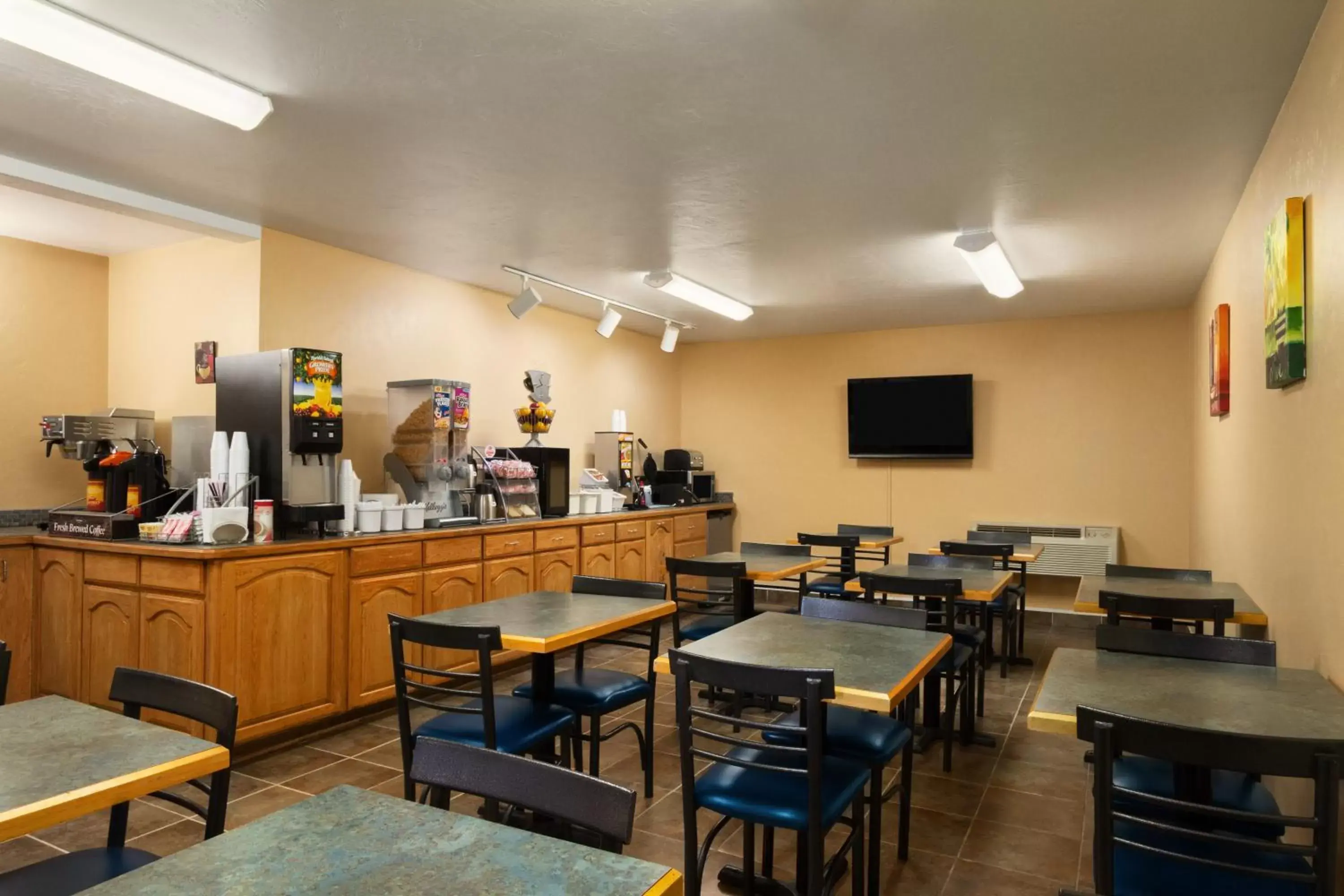 Restaurant/Places to Eat in Super 8 by Wyndham Kennewick