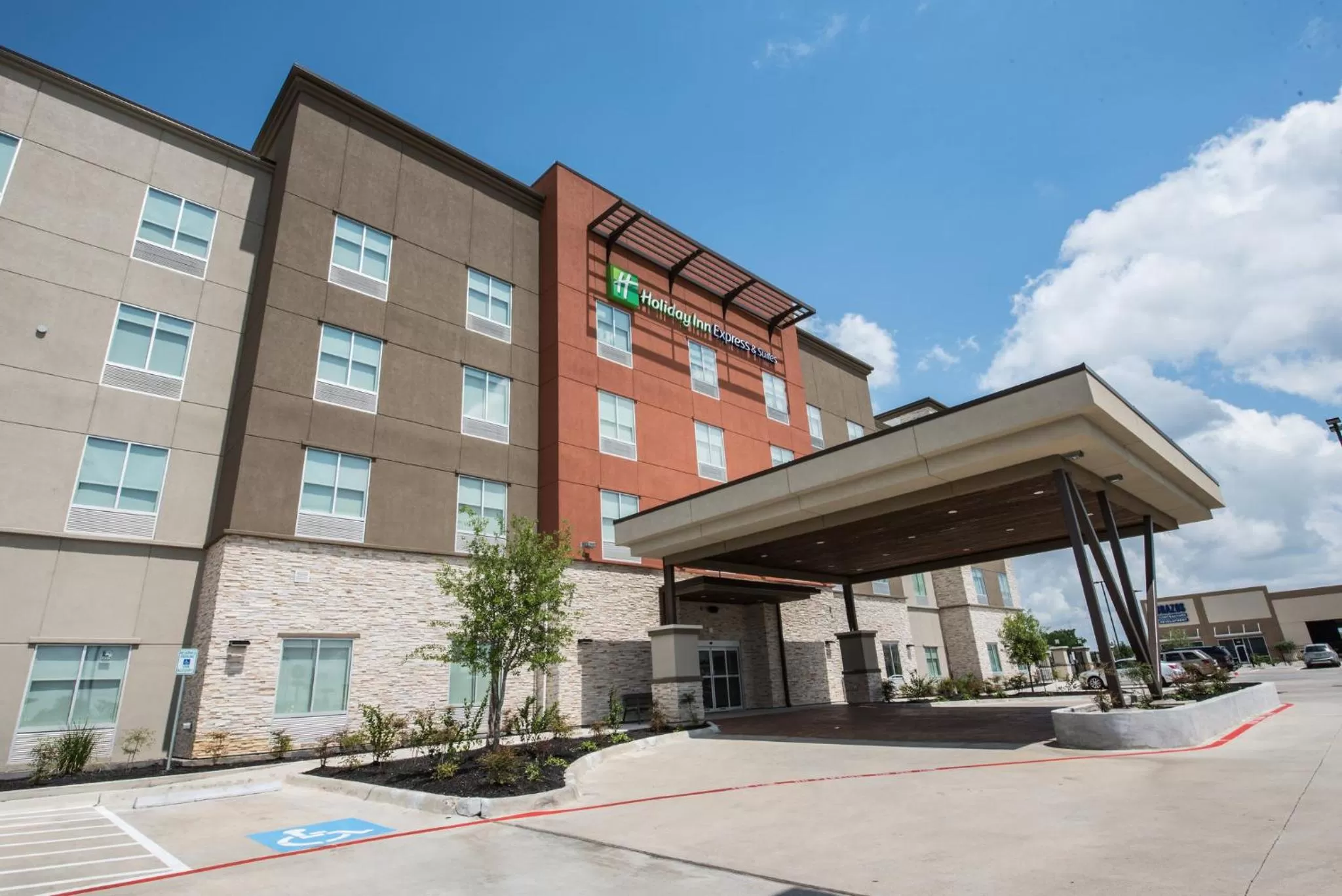 Property building in Holiday Inn Express & Suites Houston - Hobby Airport Area by IHG