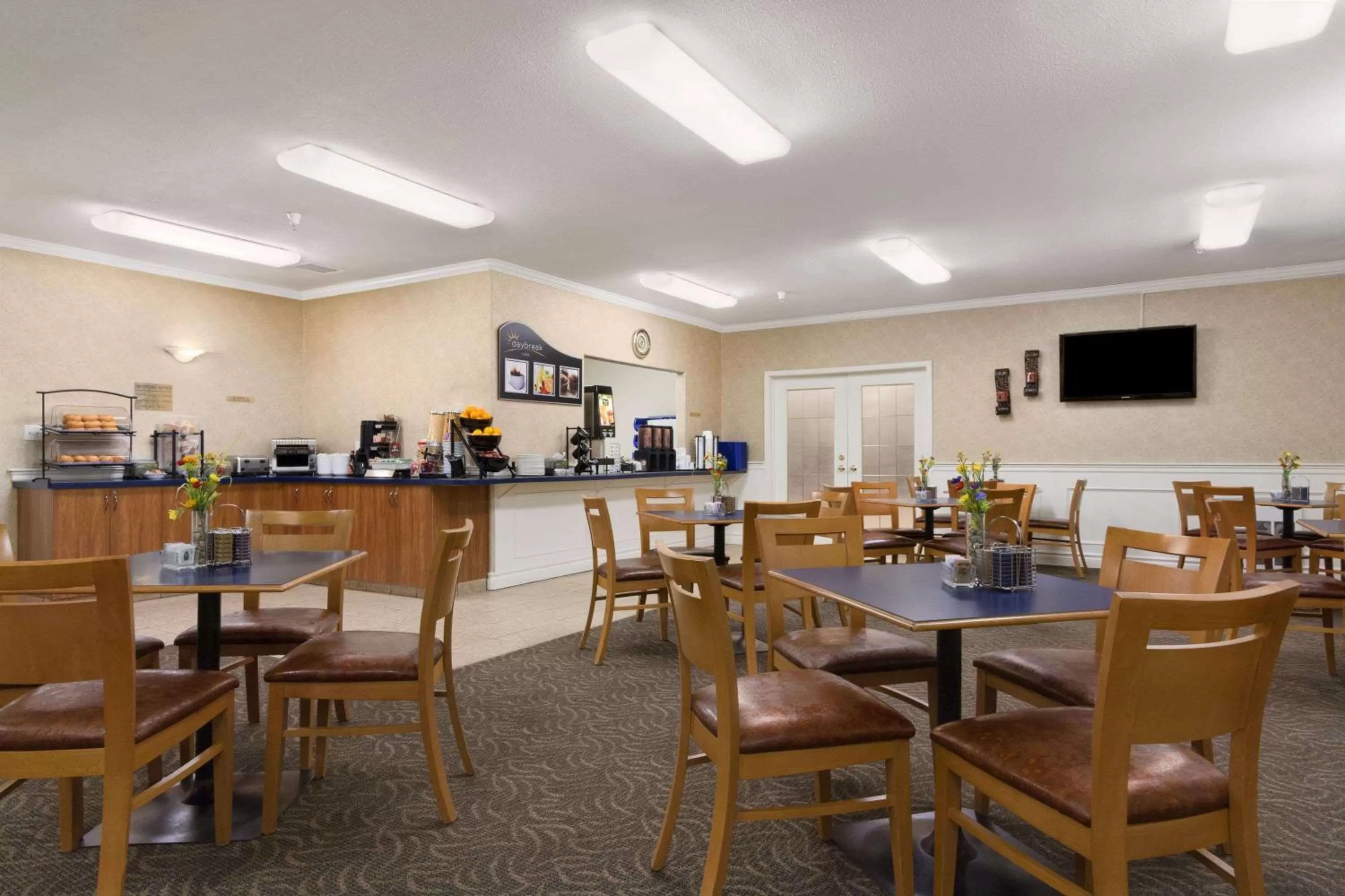 Restaurant/places to eat in Days Inn by Wyndham Saskatoon
