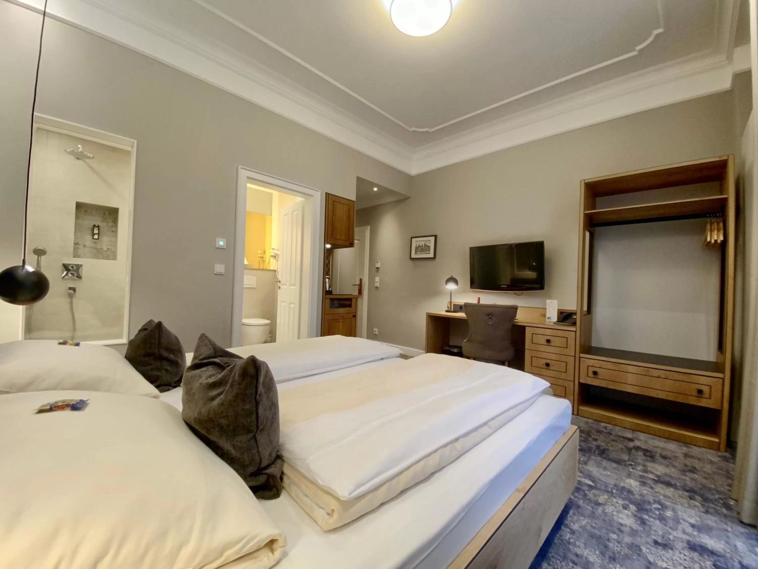 Bed in Hotel West an der Bockenheimer Warte