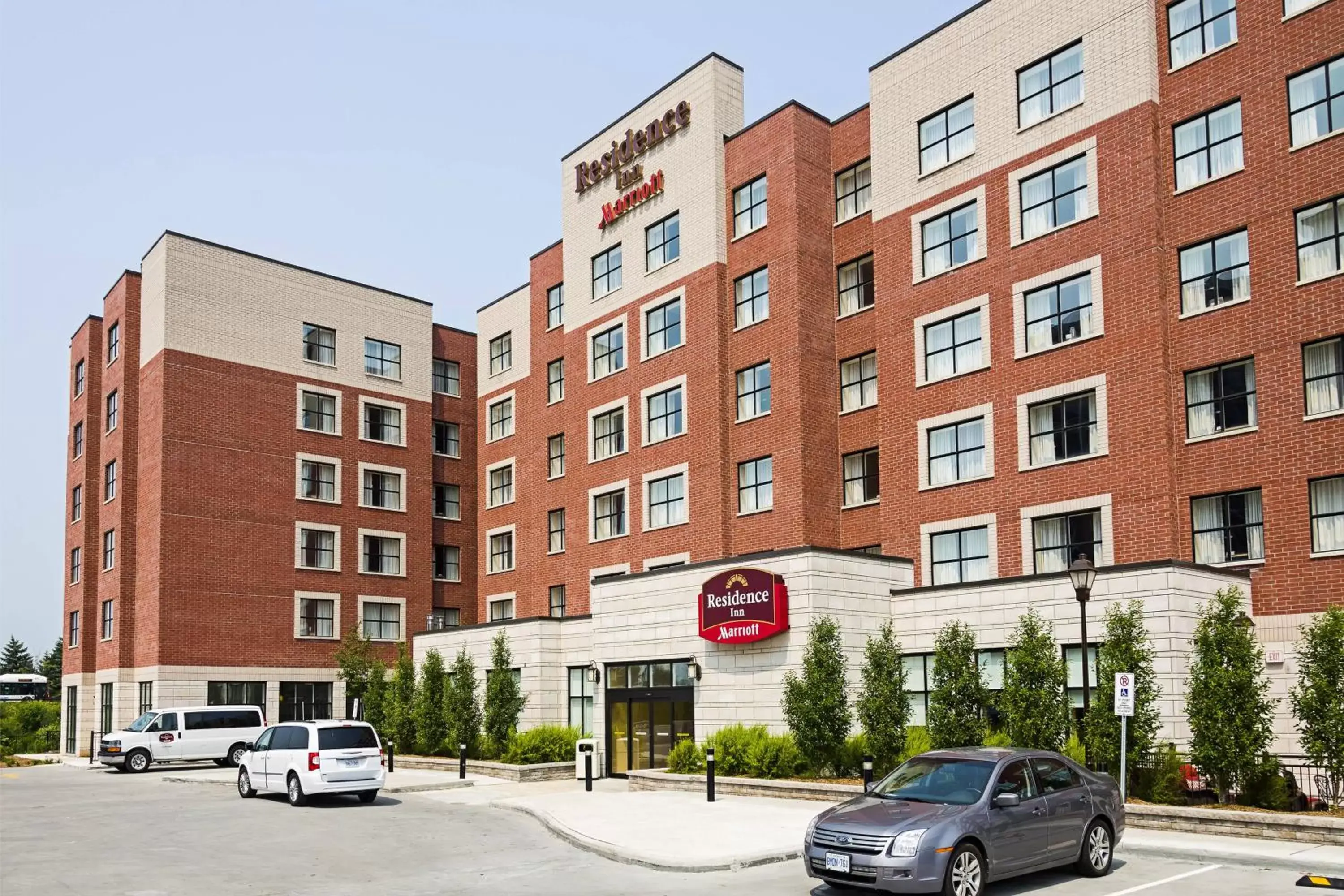 Property Building in Residence Inn by Marriott Ottawa Airport