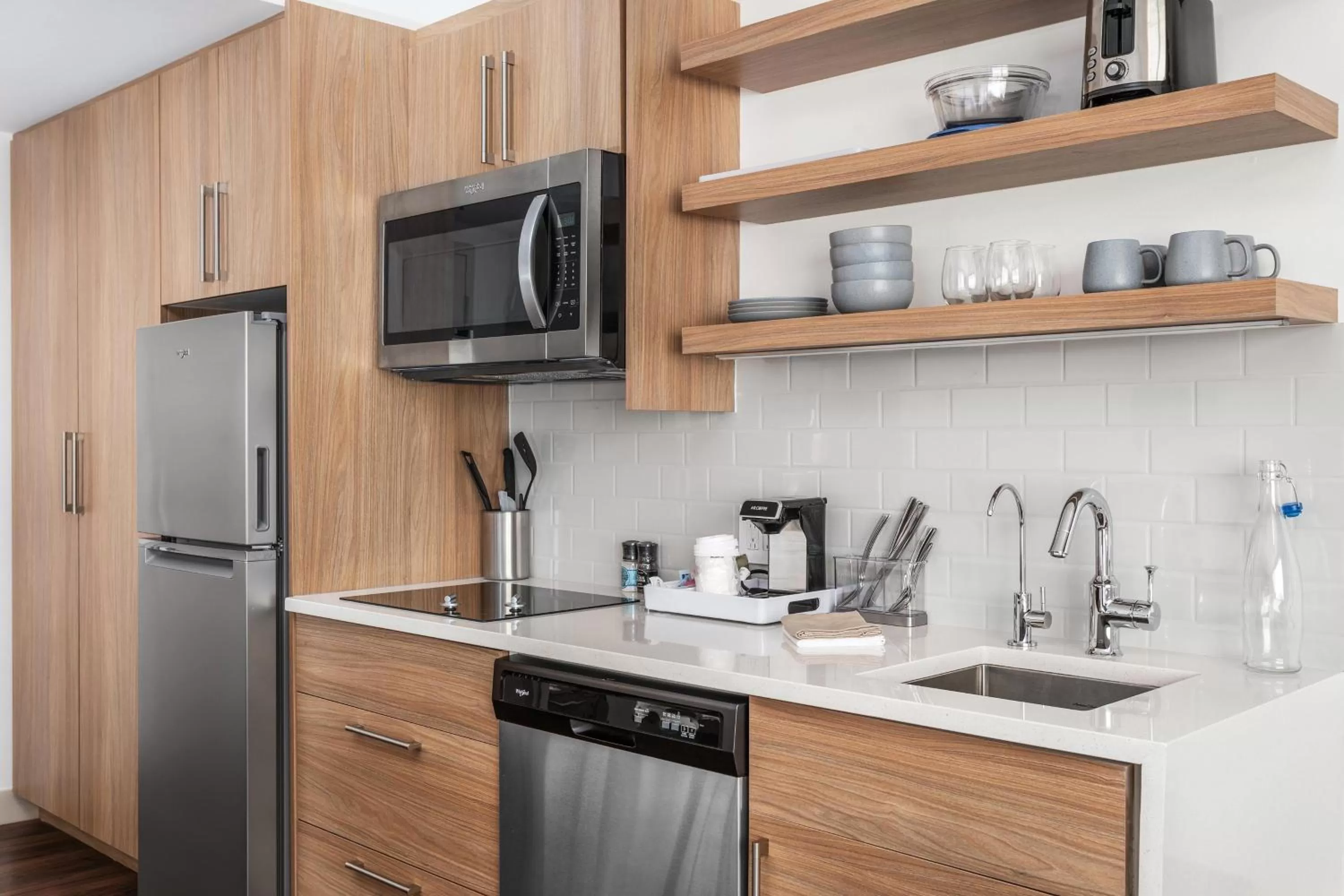 Photo of the whole room in Element Knoxville West