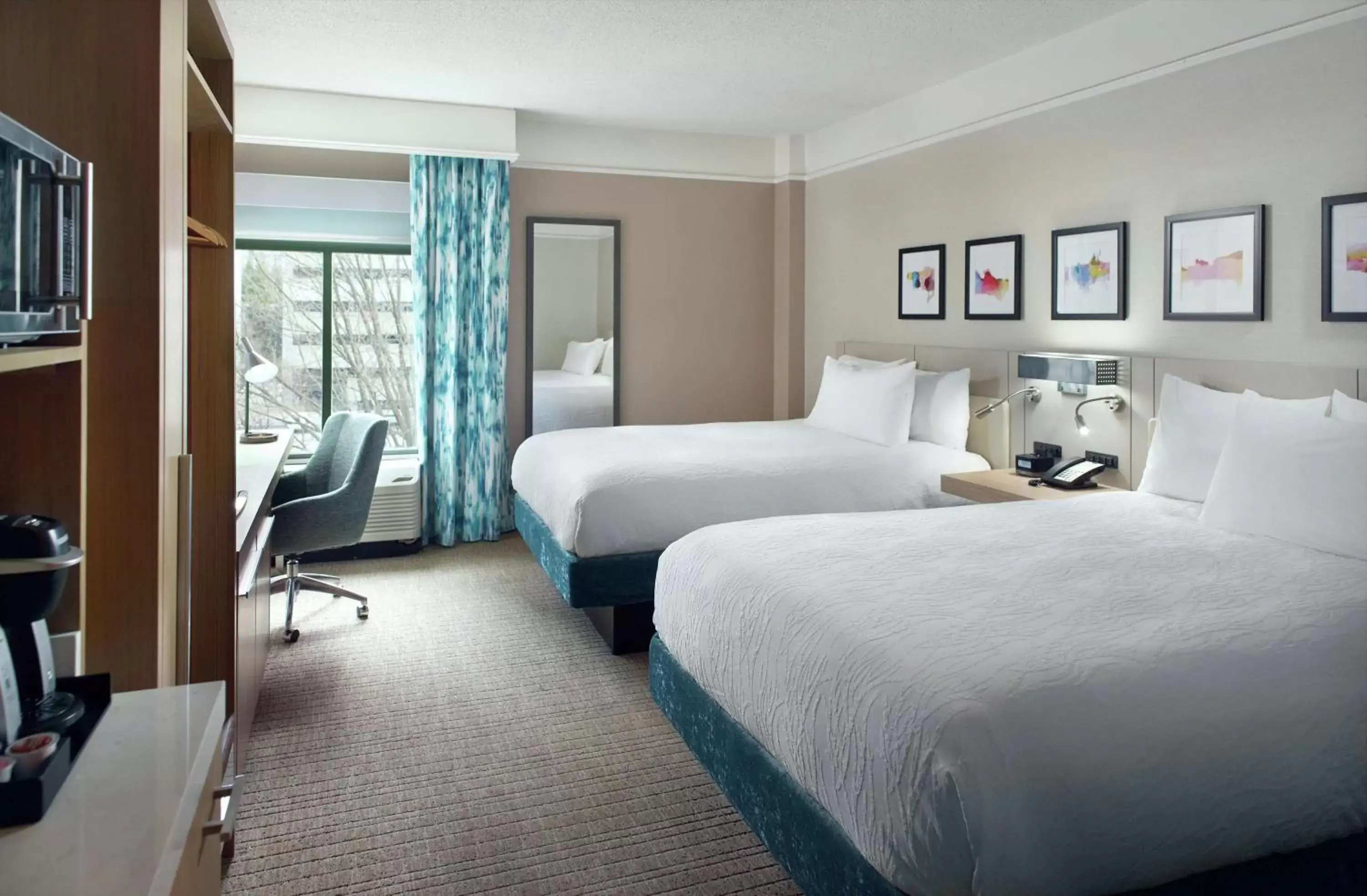 Bedroom, Bed in Hilton Garden Inn Atlanta-Buckhead