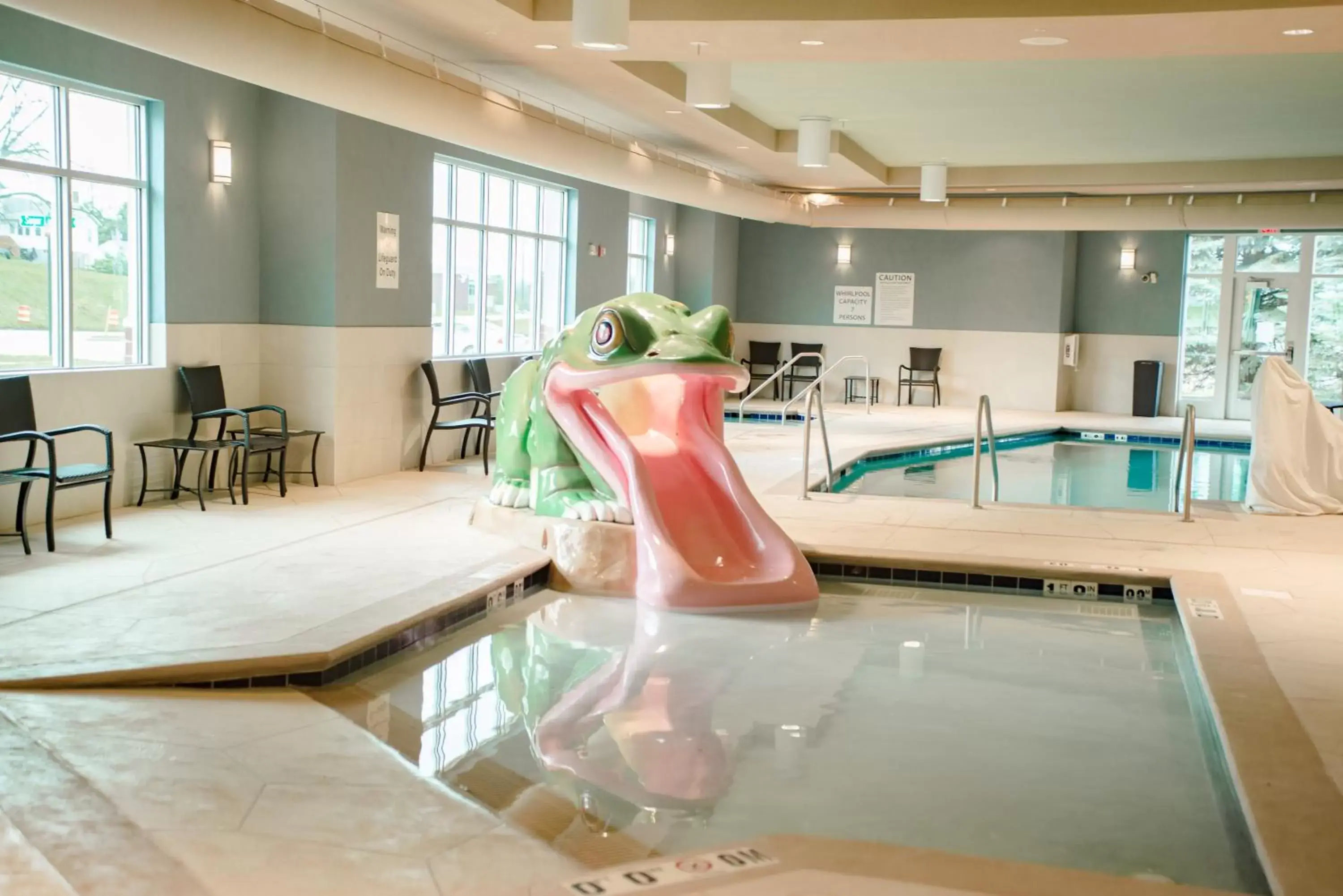 Swimming pool in Holiday Inn Express Winona by IHG Swimming pool in Holiday Inn Express Winona by IHG