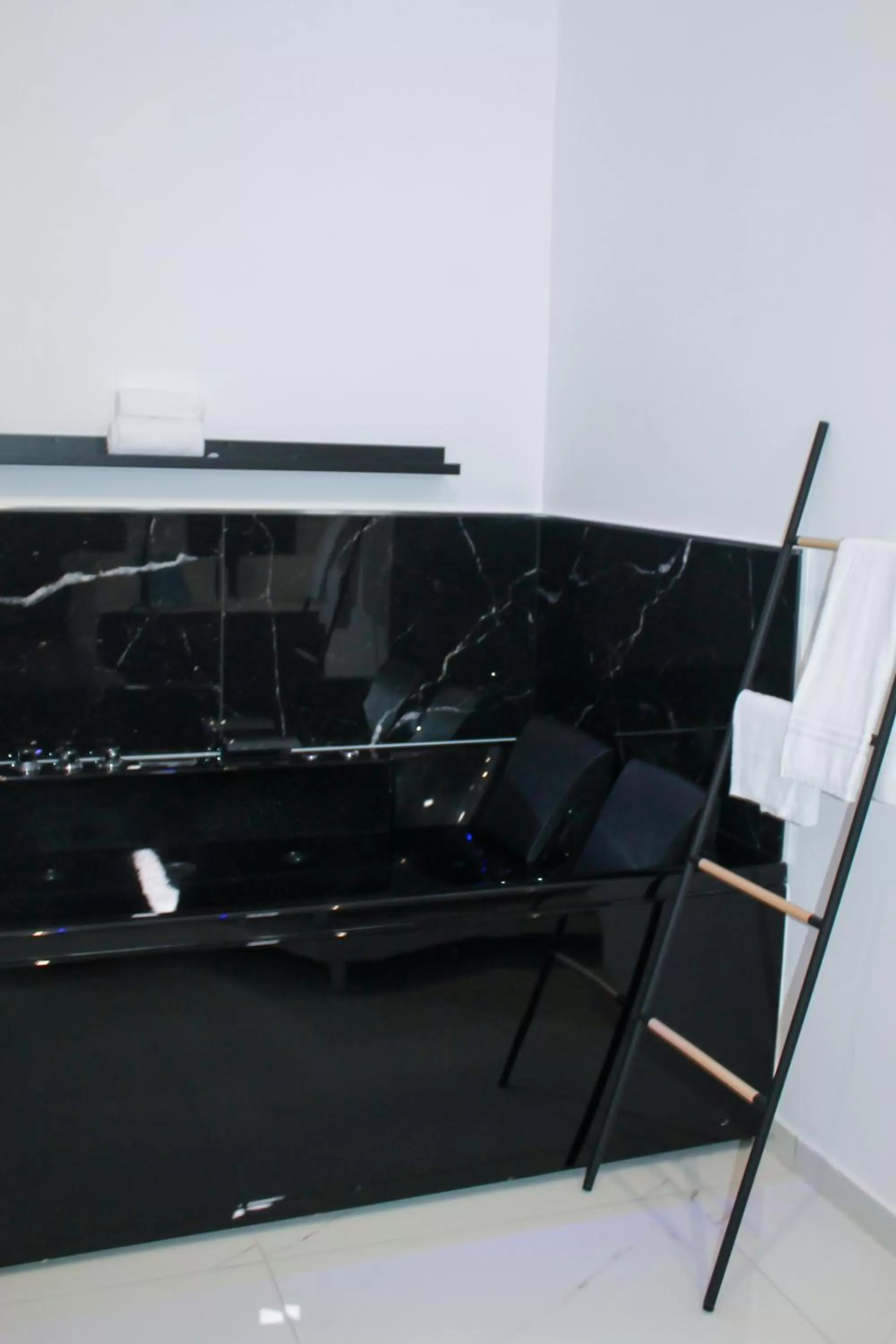 Hot Tub in Villa Flora