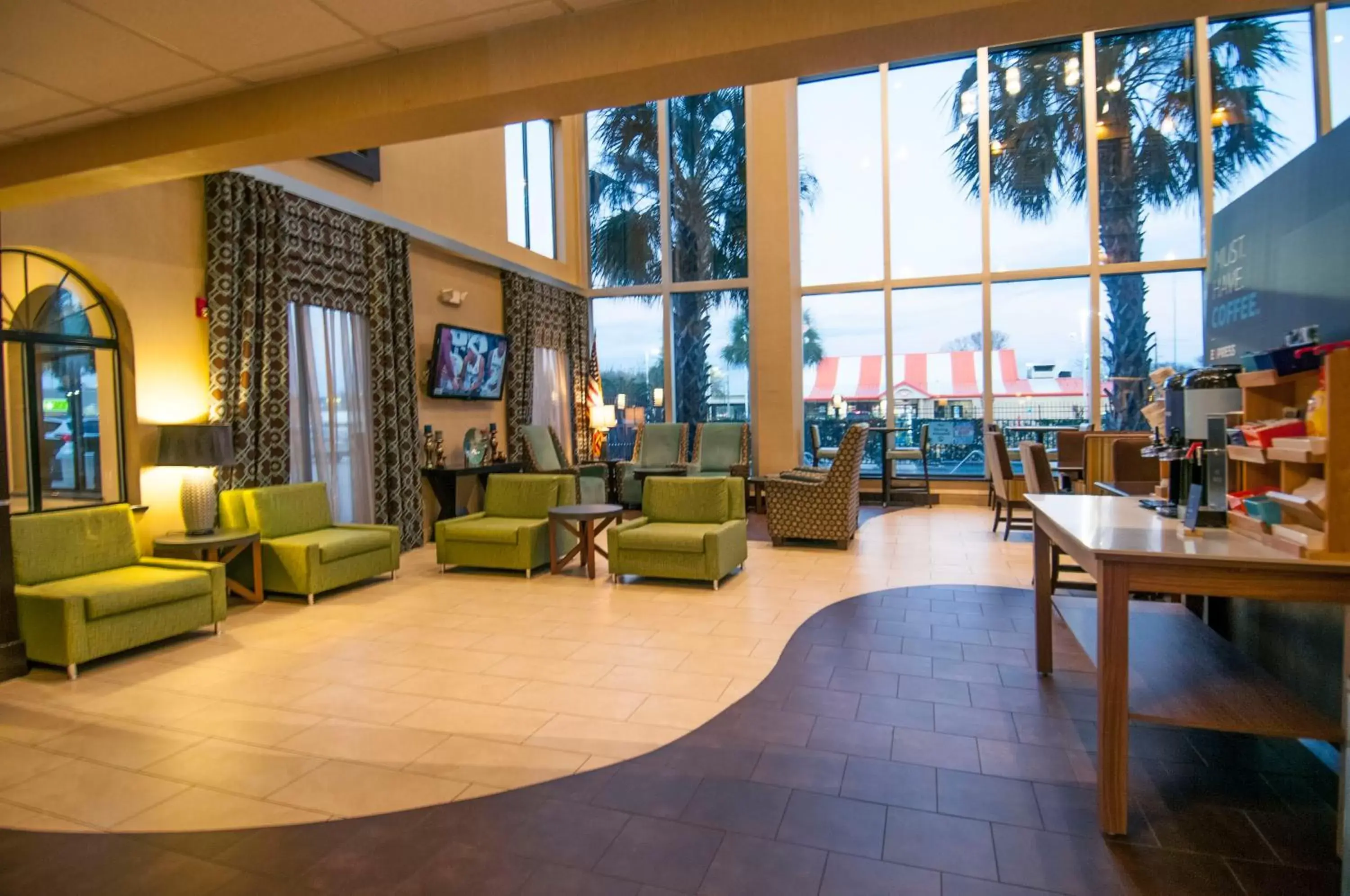 Property building, Lounge/Bar in Holiday Inn Express Hotel & Suites Houston North Intercontinental, an IHG Hotel