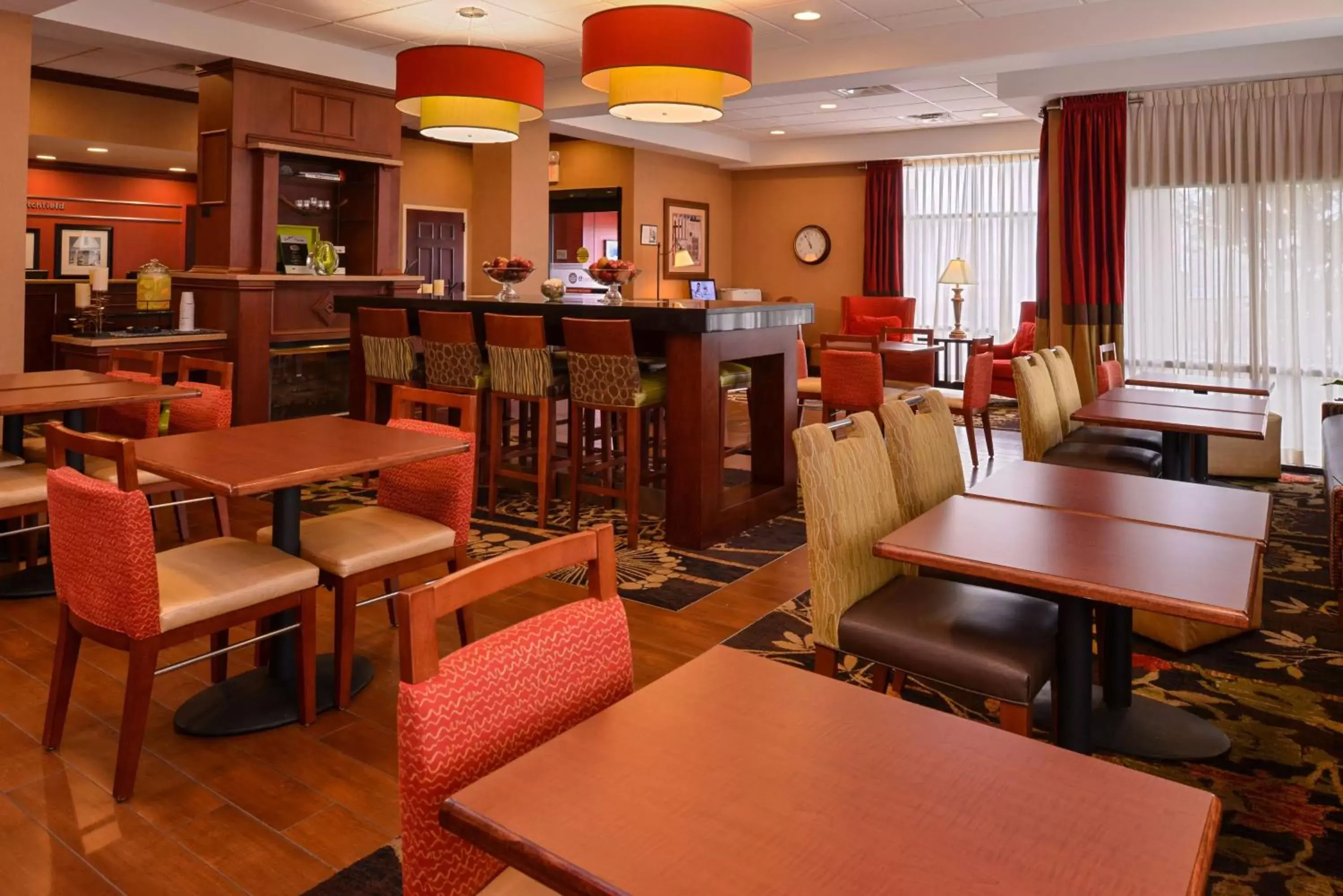Lobby or reception, Restaurant/Places to Eat in Hampton Inn Litchfield