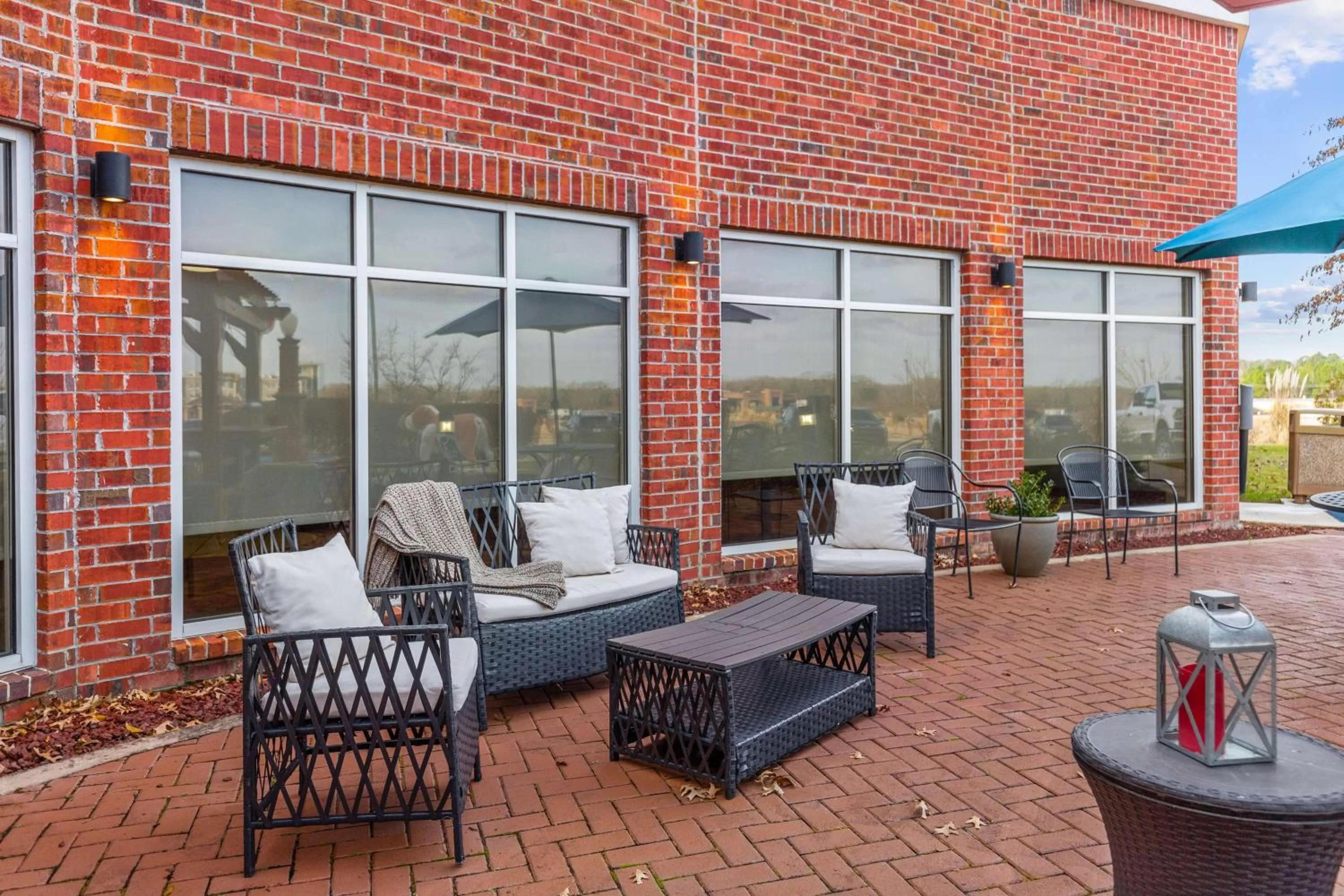 Patio in Hilton Garden Inn Starkville