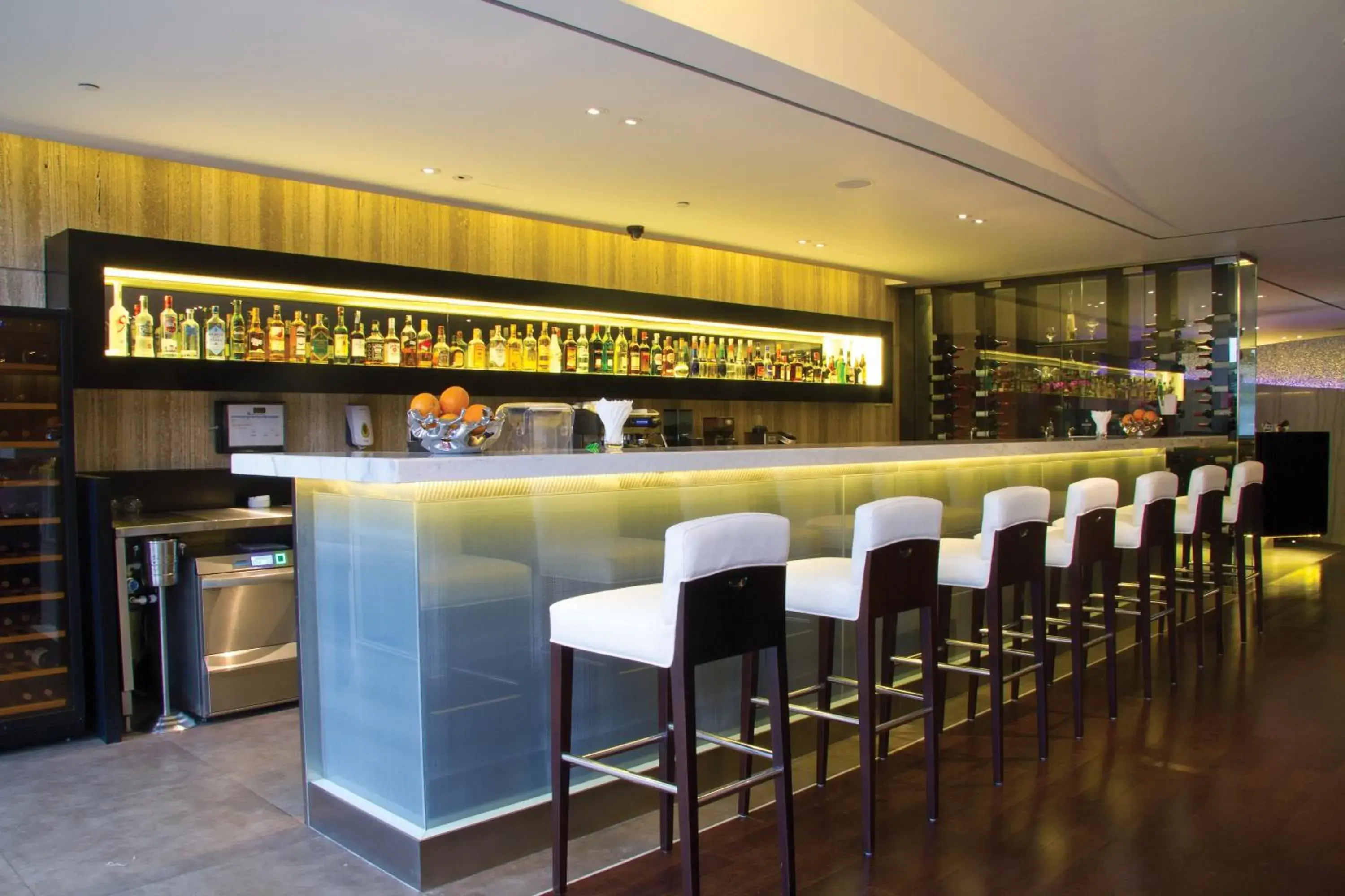 Restaurant/places to eat, Lounge/Bar in Kristal Hotel Jakarta