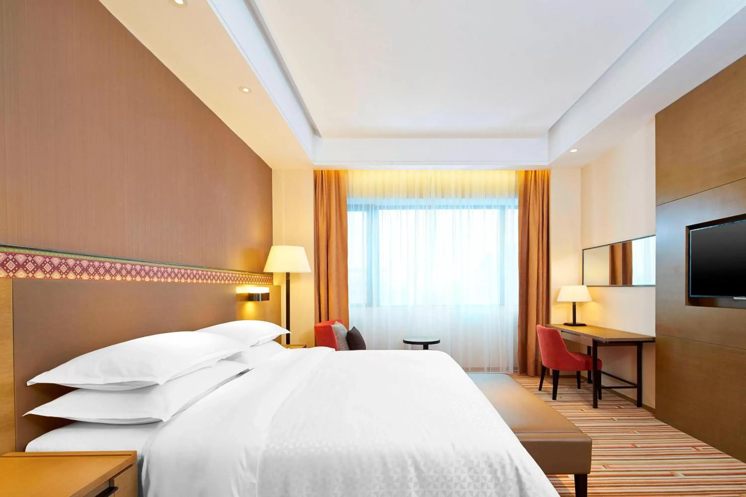 Photo of the whole room, Bed in Four Points By Sheraton Guilin Lingui