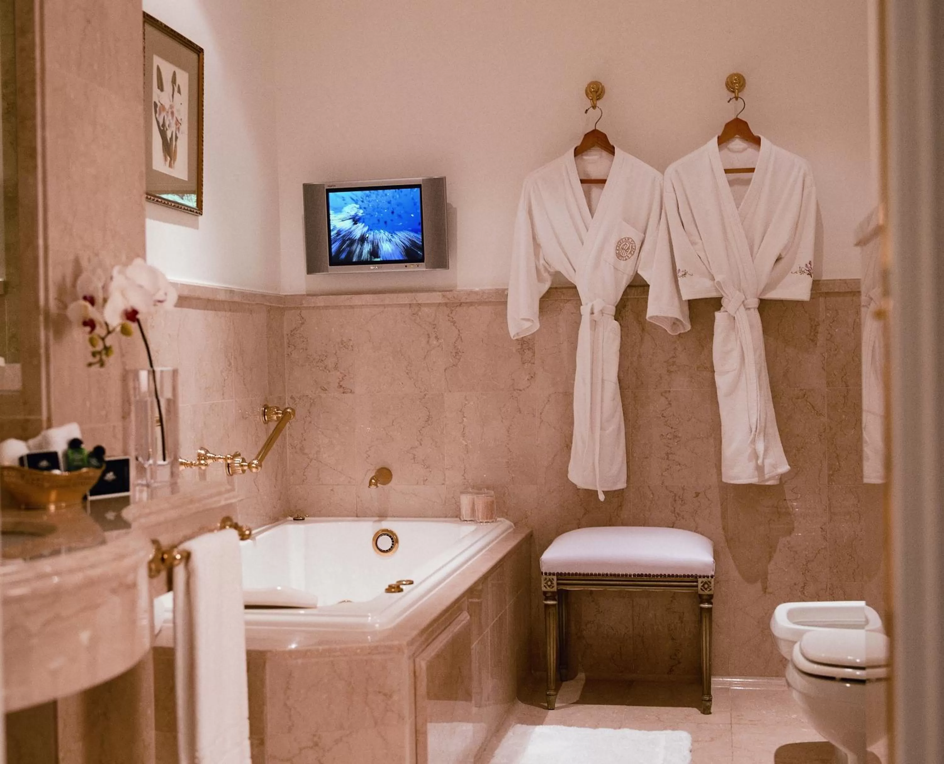 Bathroom in Alvear Palace Hotel - Leading Hotels of the World