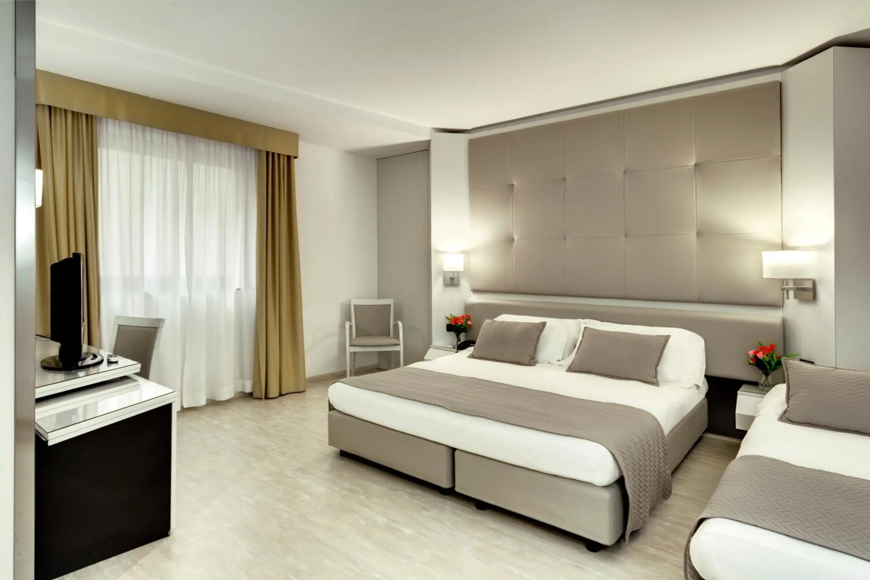 Bedroom, Bed in Mediterraneo Palace Hotel