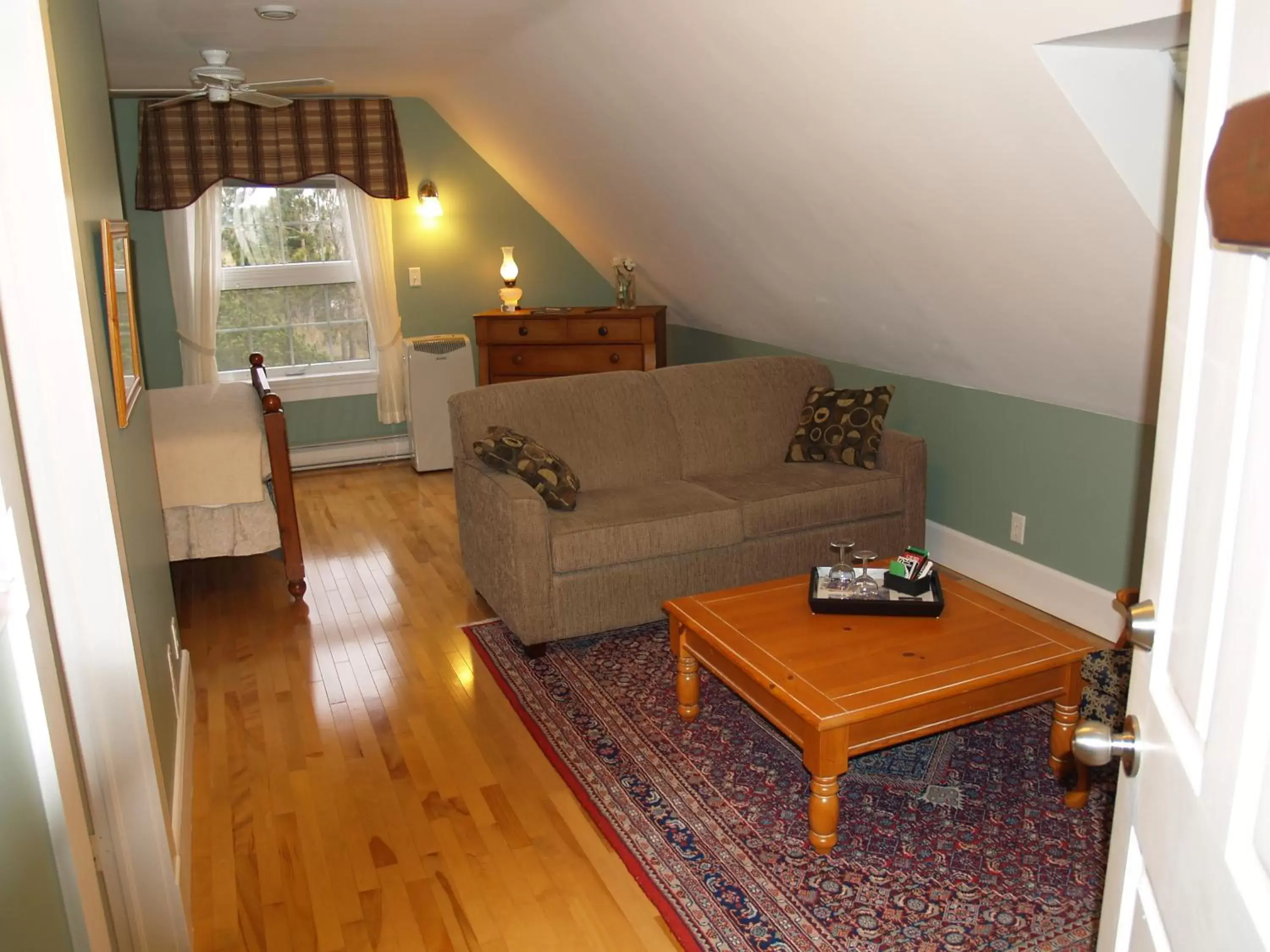 Photo of the whole room, Seating Area in Bakers Chest B&B