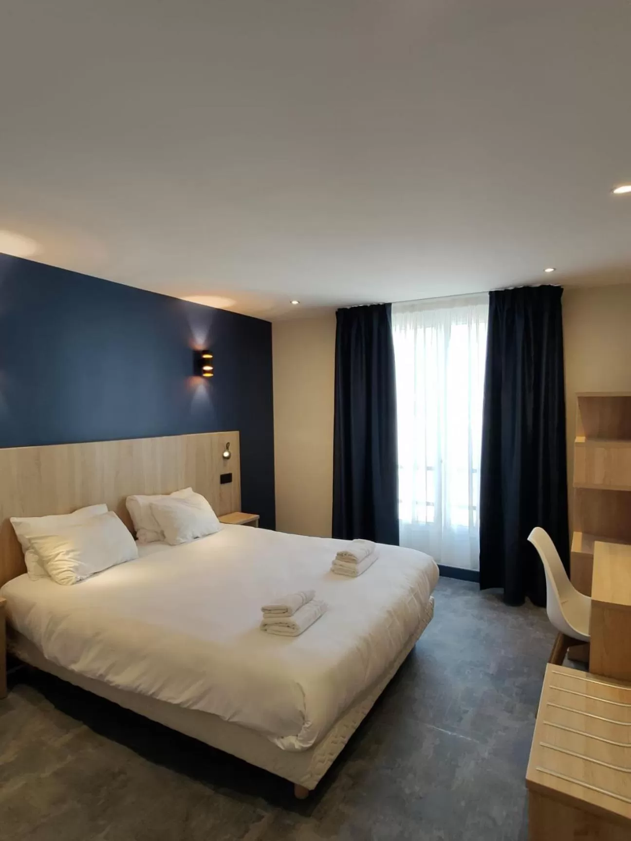 Two Adjoining rooms Superior and Standard in Hotel Modern Est