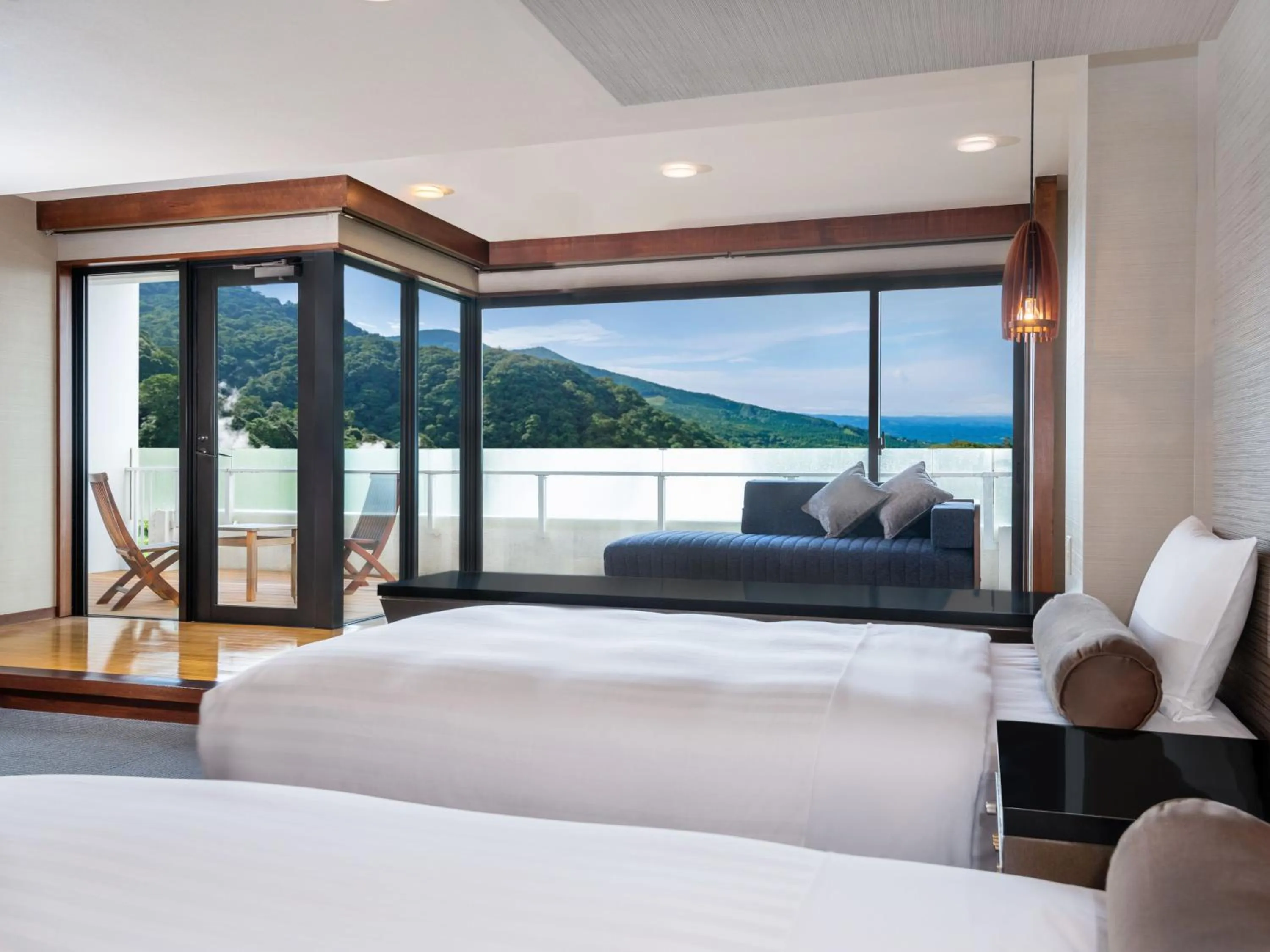 Bed in Kirishima Kokusai Hotel