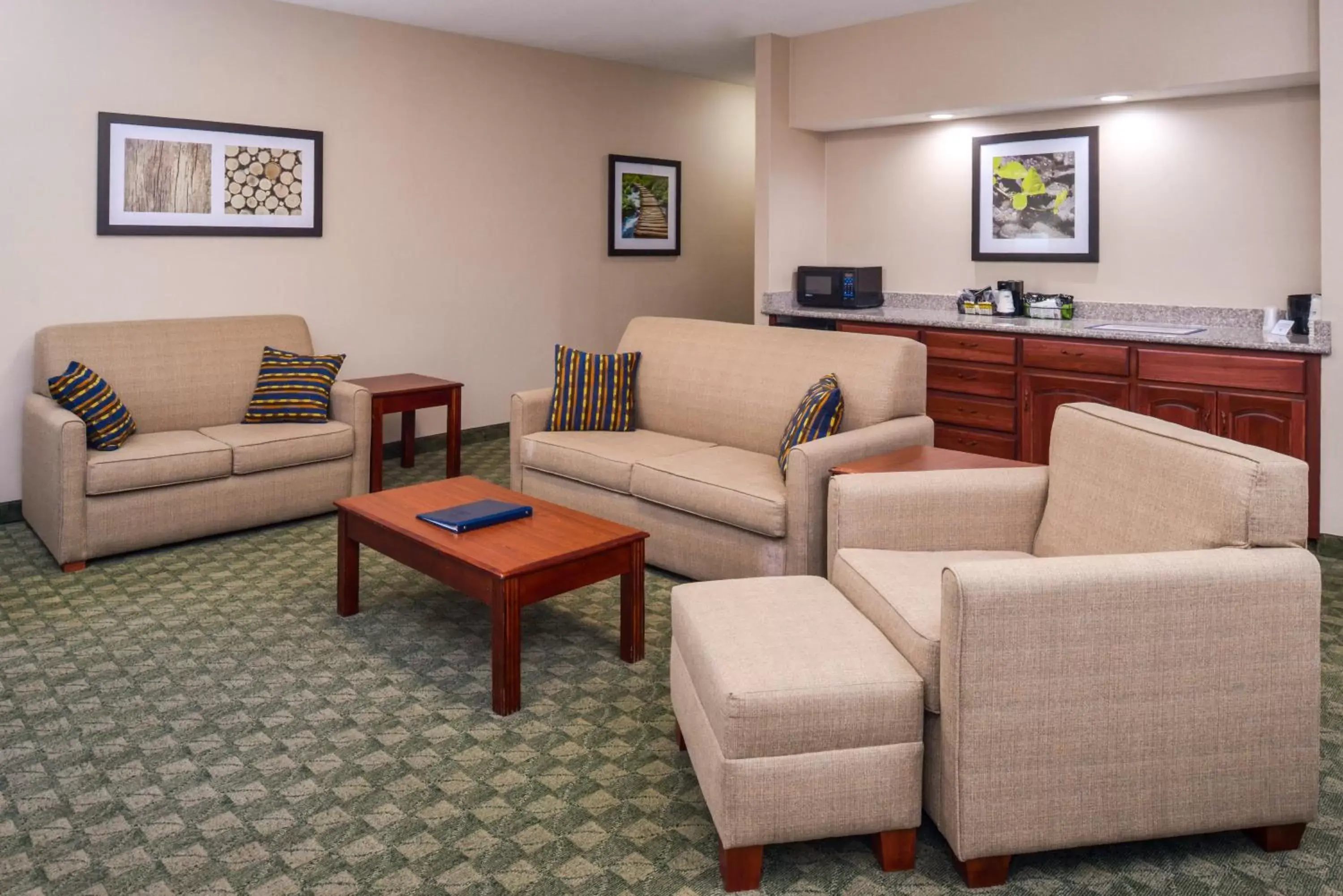 Seating Area in Best Western Big Spring Lodge