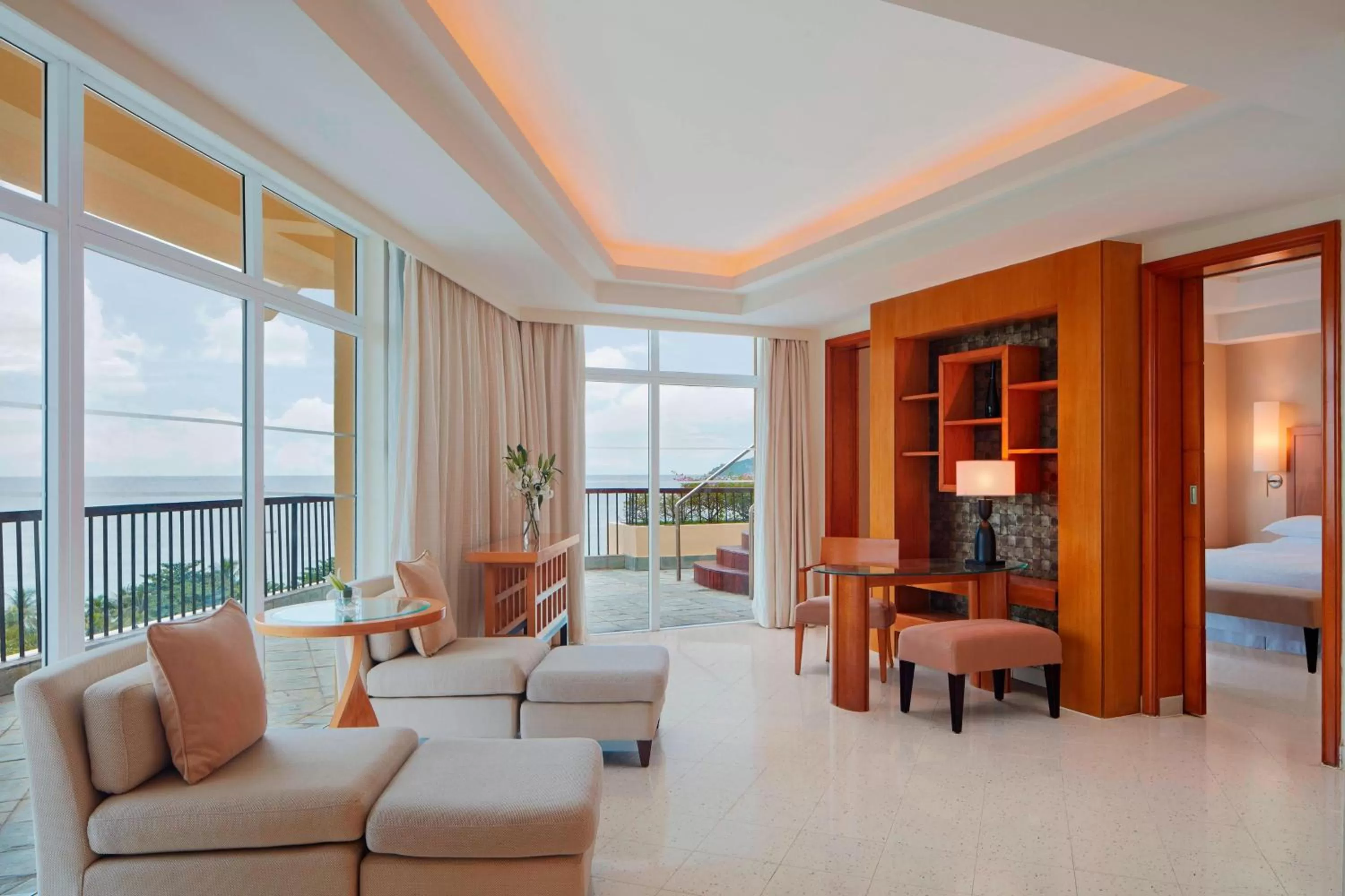 Living room in Sheraton Sanya Yalong Bay Resort