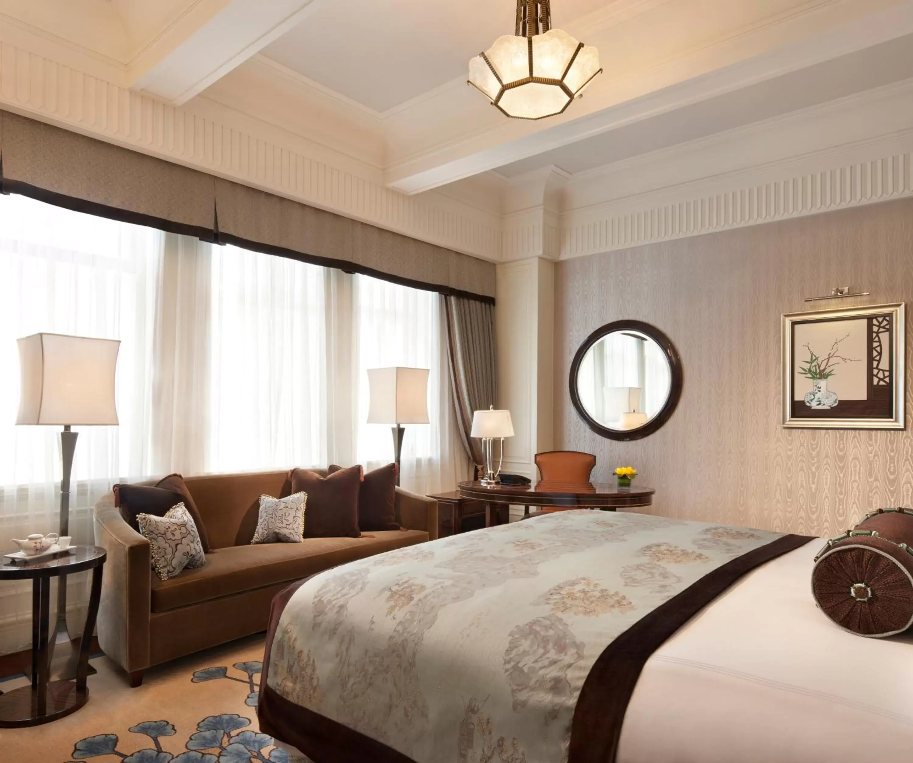 Bed in Fairmont Peace Hotel On the Bund (Start your own story with the BUND)