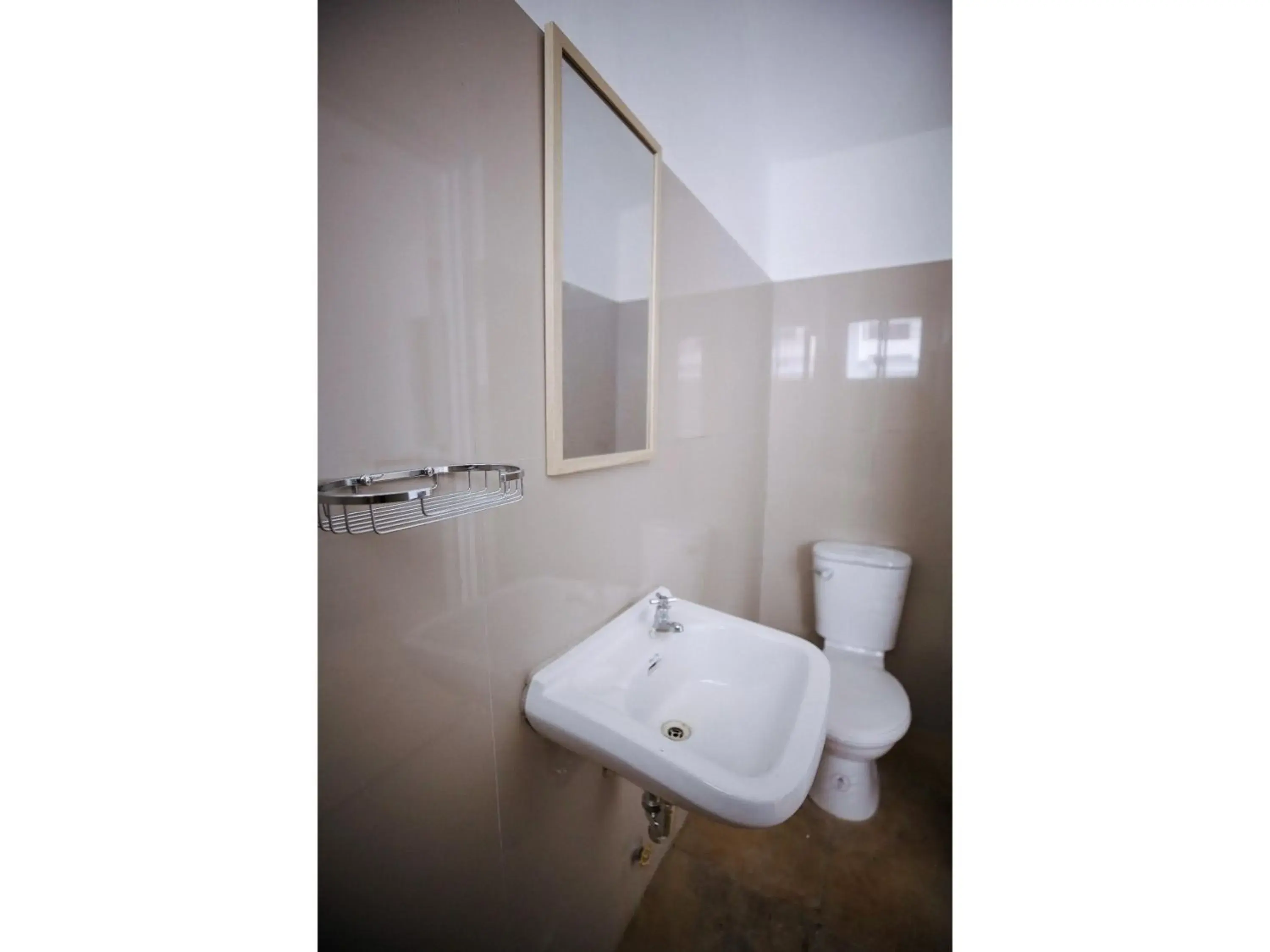 Bathroom in OYO 789 Abn Residences