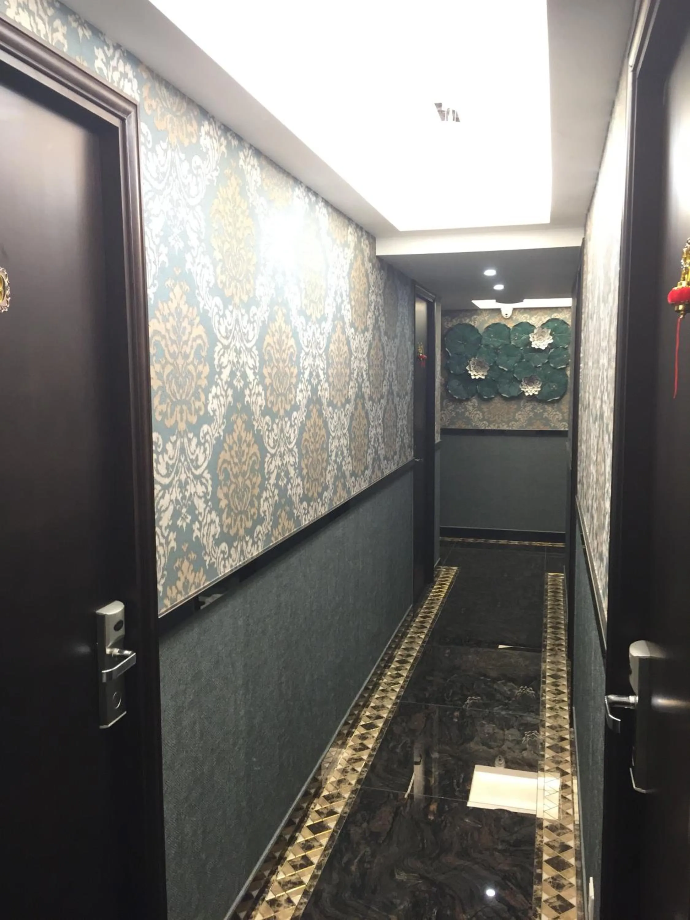 Decorative detail in Seasons Hotel - Causeway Bay