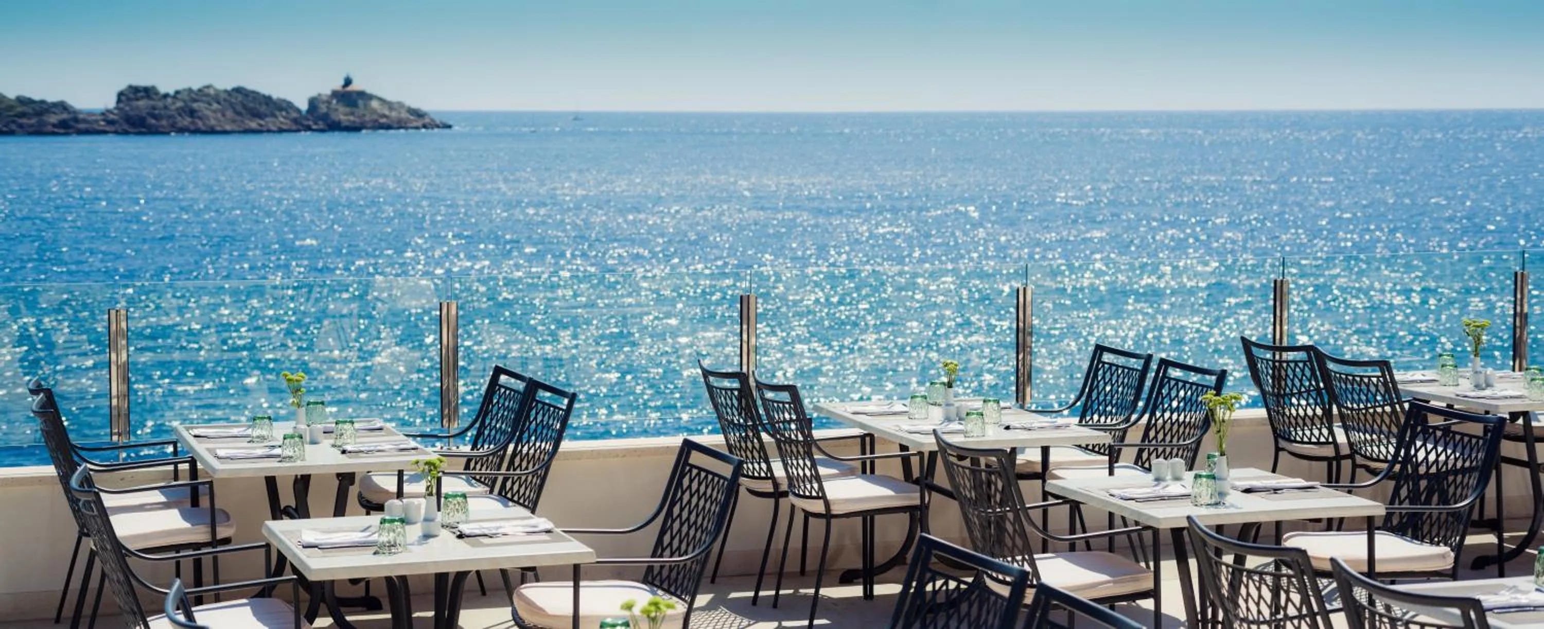 Restaurant/places to eat in Royal Neptun Hotel