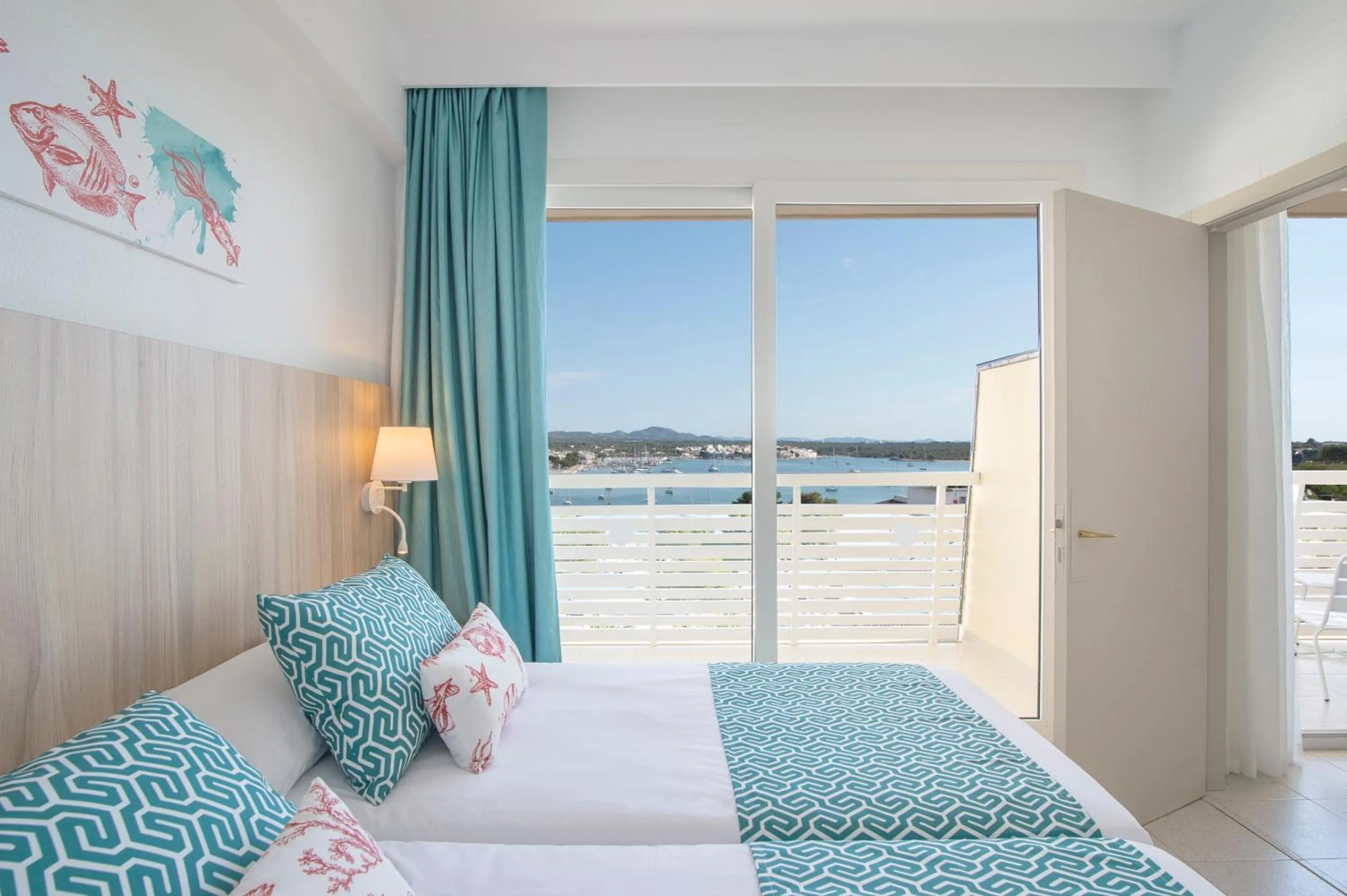 Sea view, Bed in Smy Portocolom