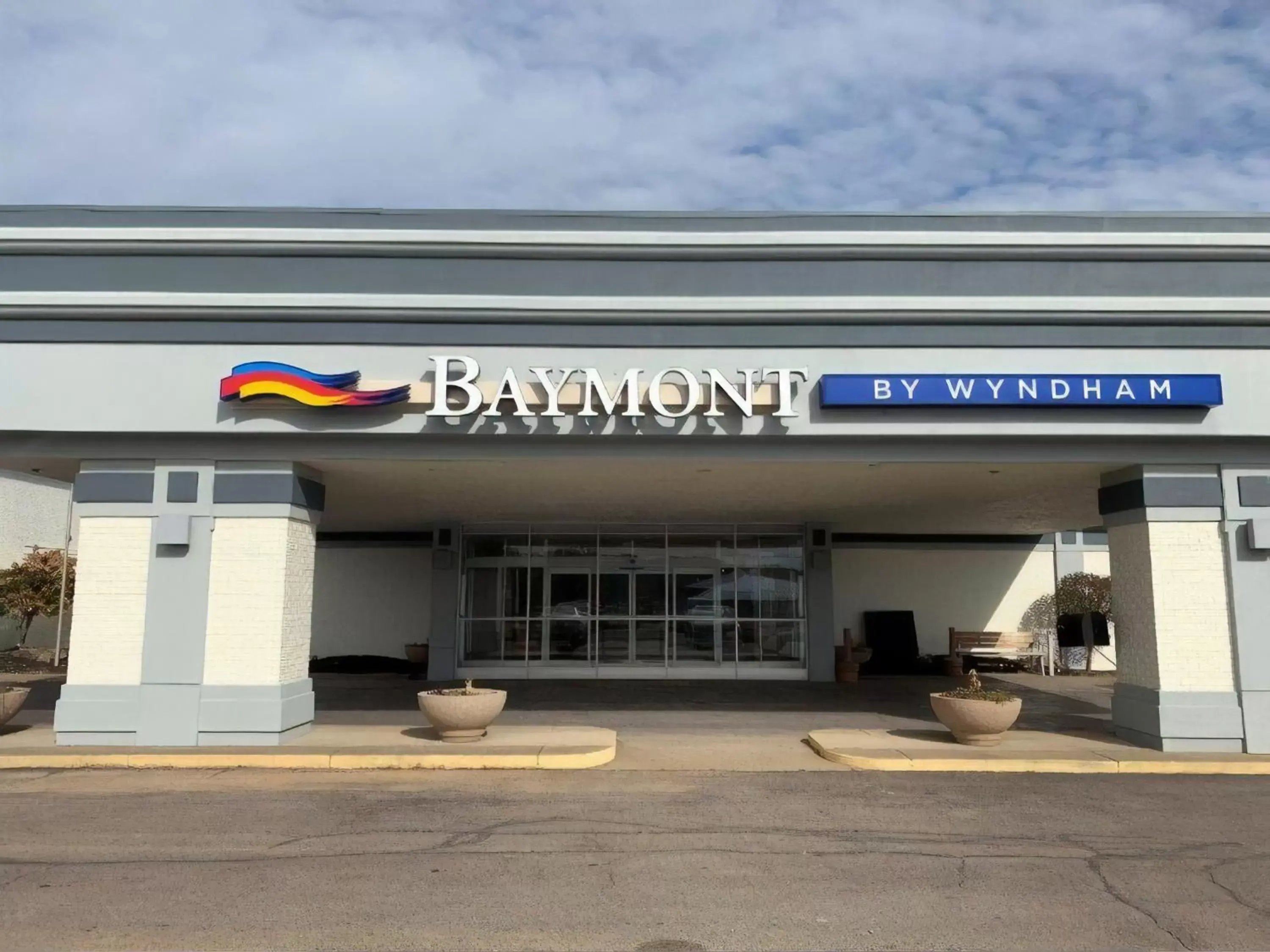 Facade/entrance in Baymont Inn & Suites