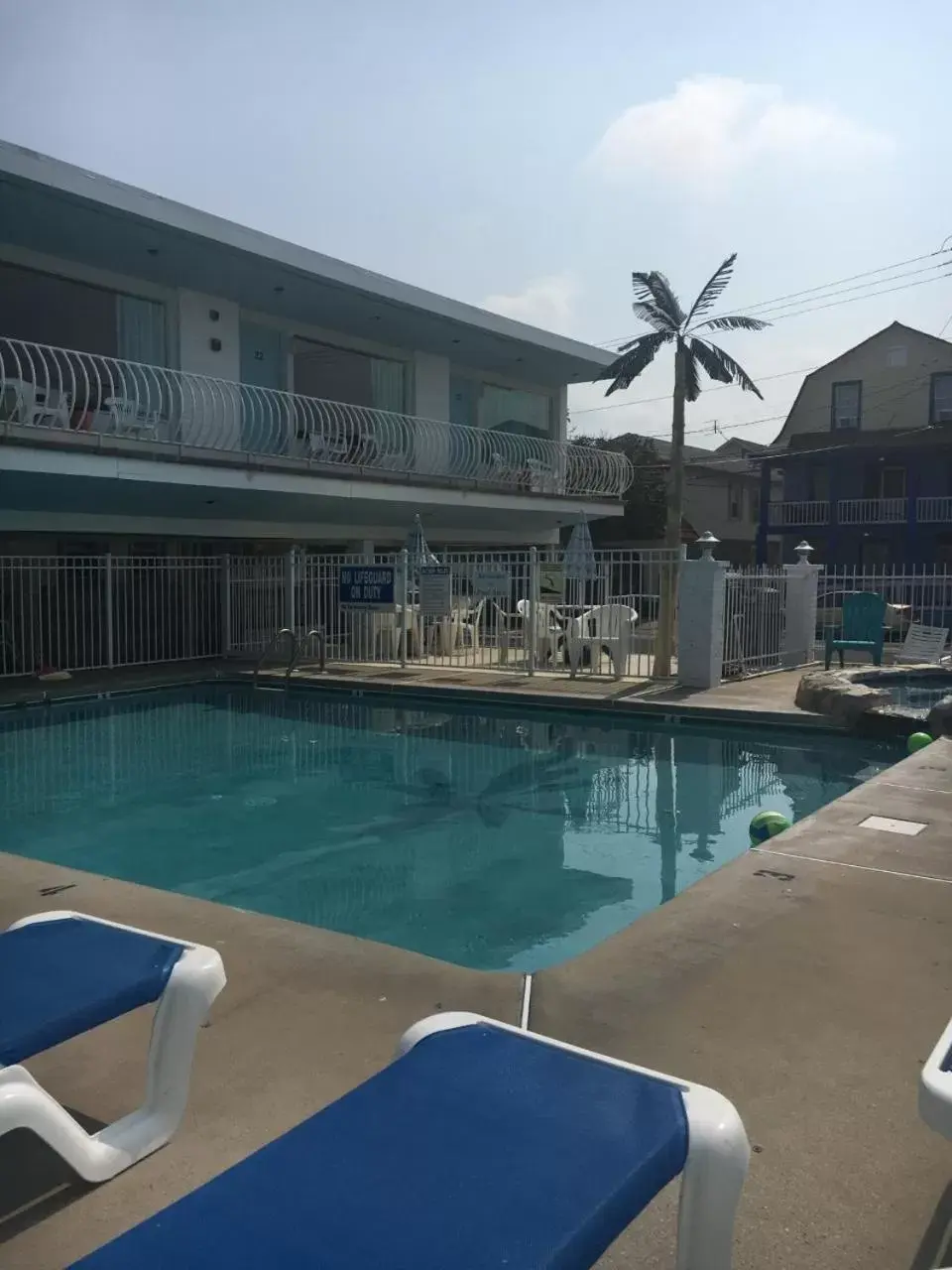 Swimming Pool in Mango Motel