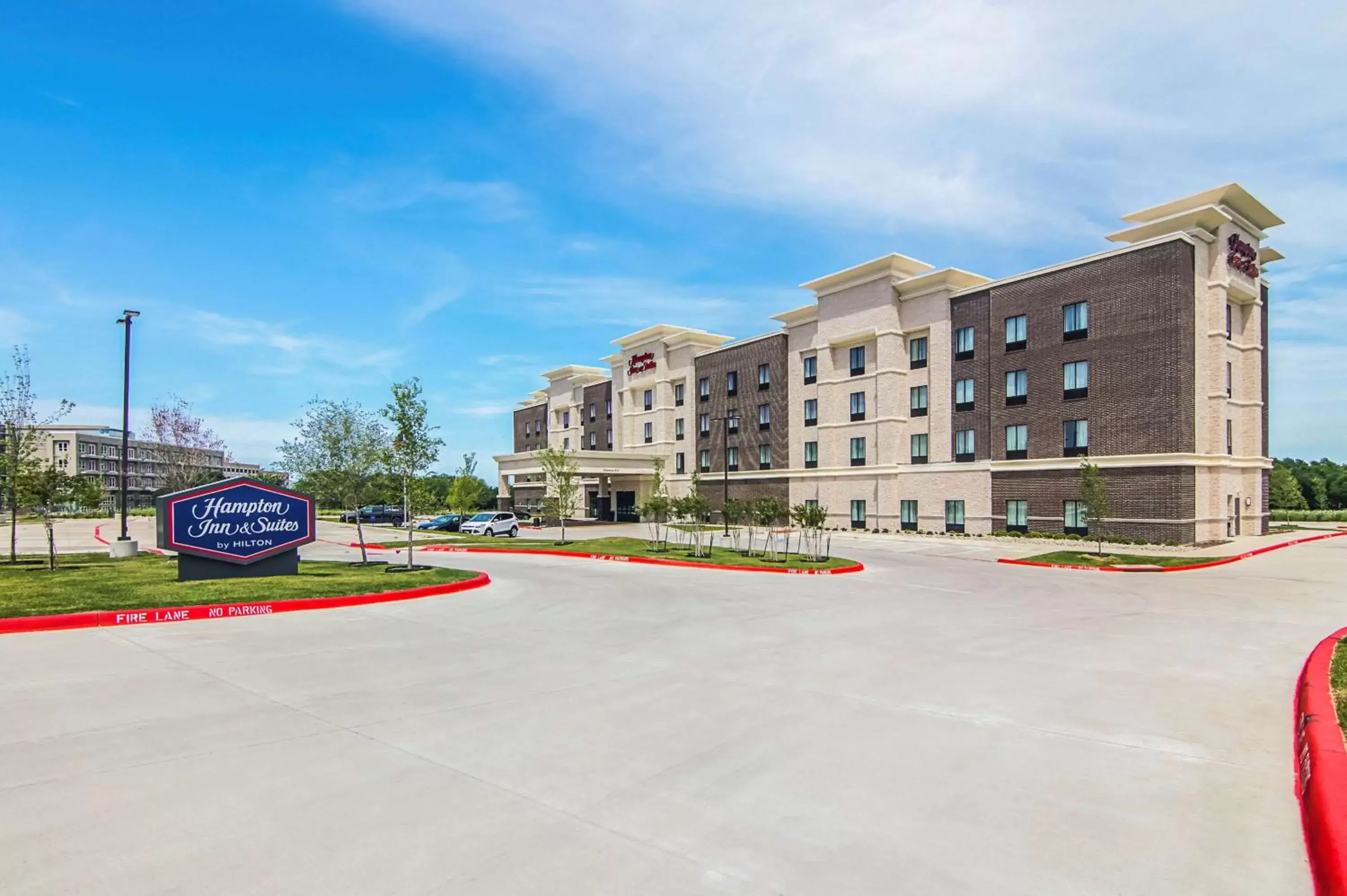 Property Building in Hampton Inn & Suites-Dallas/Richardson