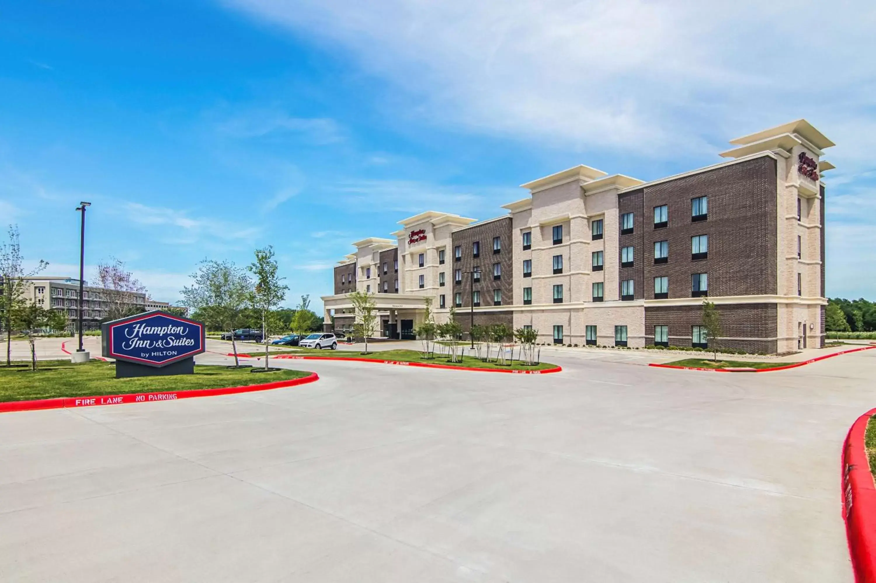 Property building in Hampton Inn & Suites-Dallas/Richardson Property building in Hampton Inn & Suites-Dallas/Richardson
