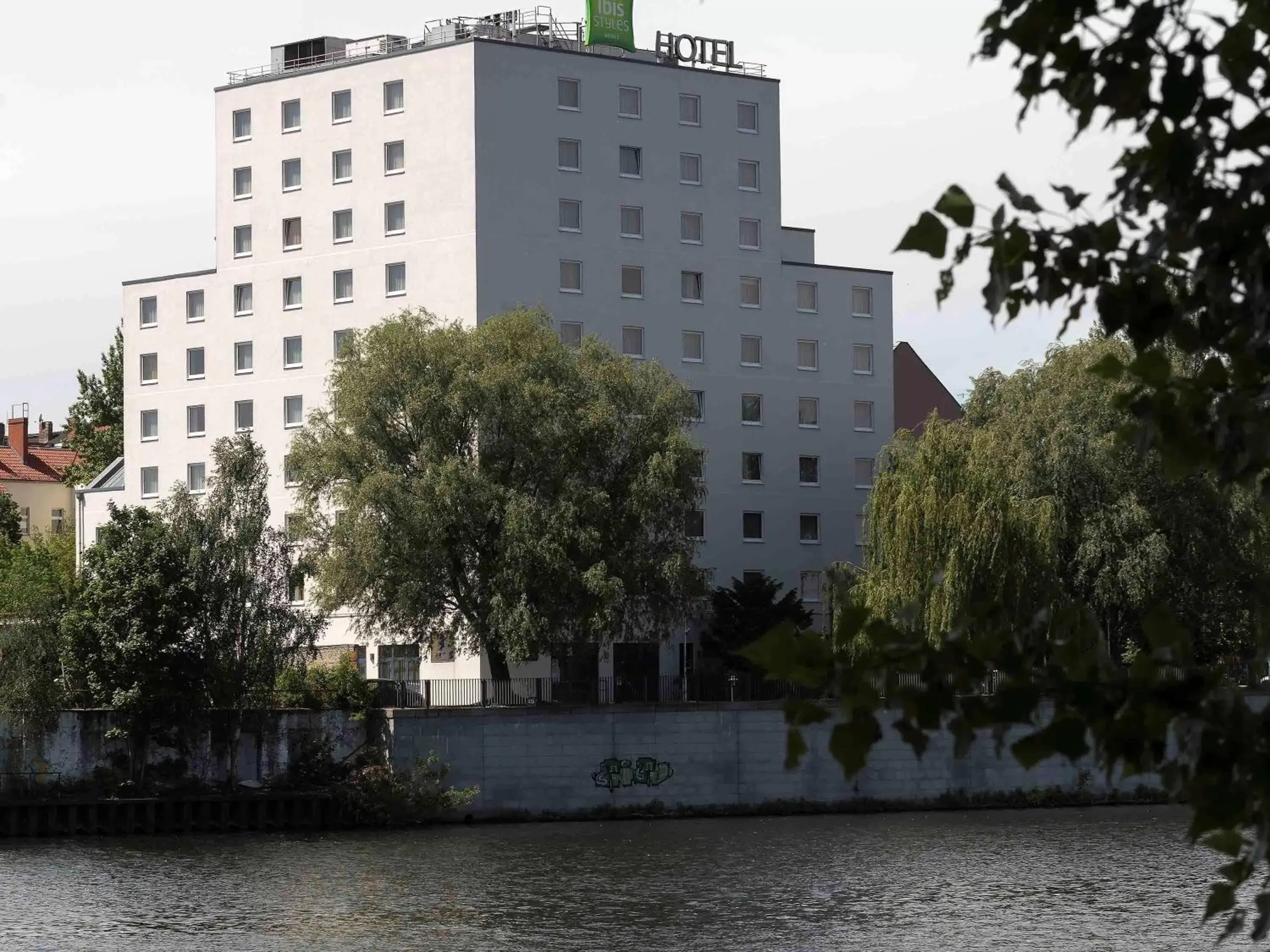 Property building in ibis Styles Berlin Treptow Property building in ibis Styles Berlin Treptow