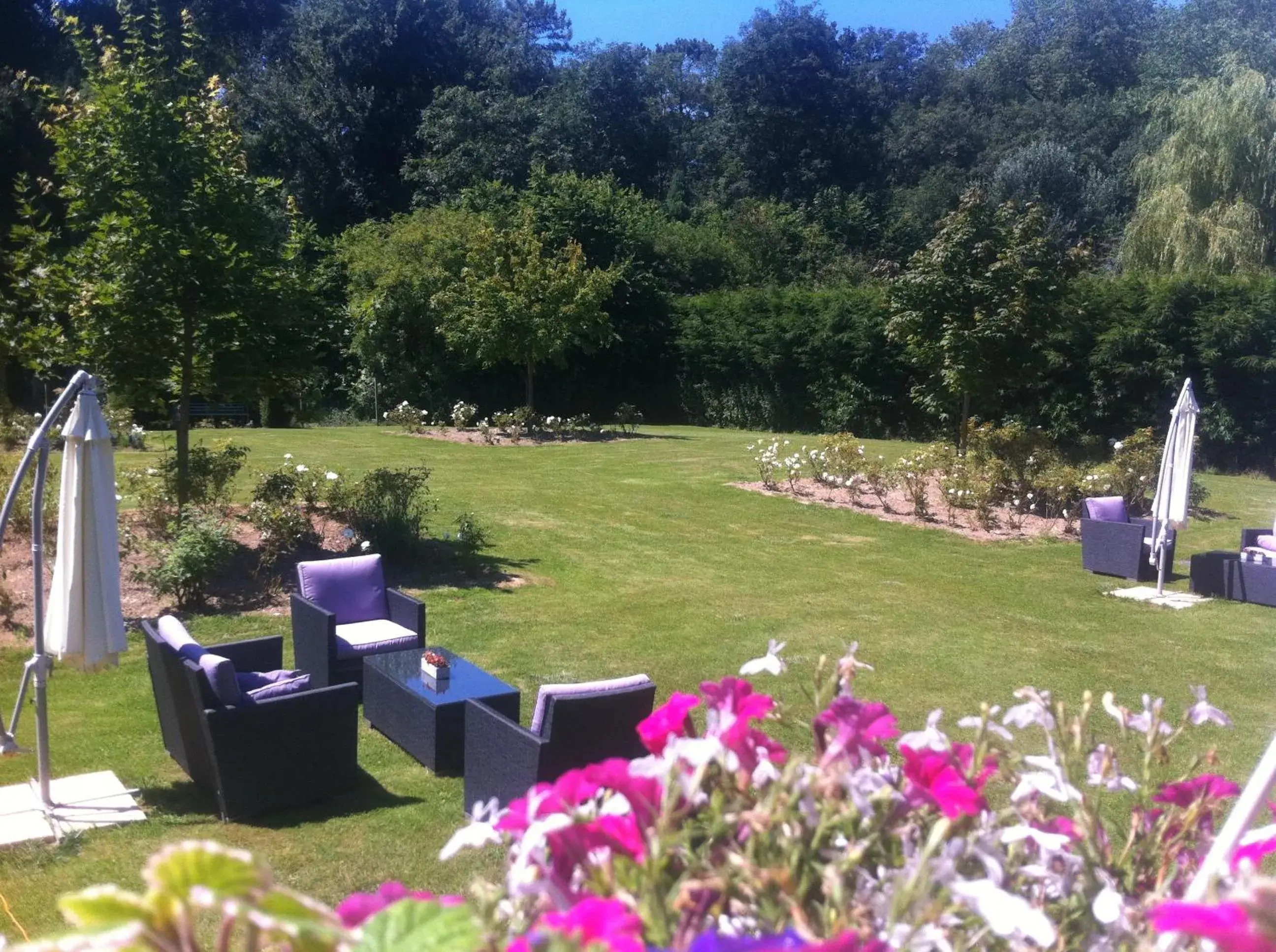 Garden in Les Jardins d'Ulysse, The Originals Relais (Relais du Silence)