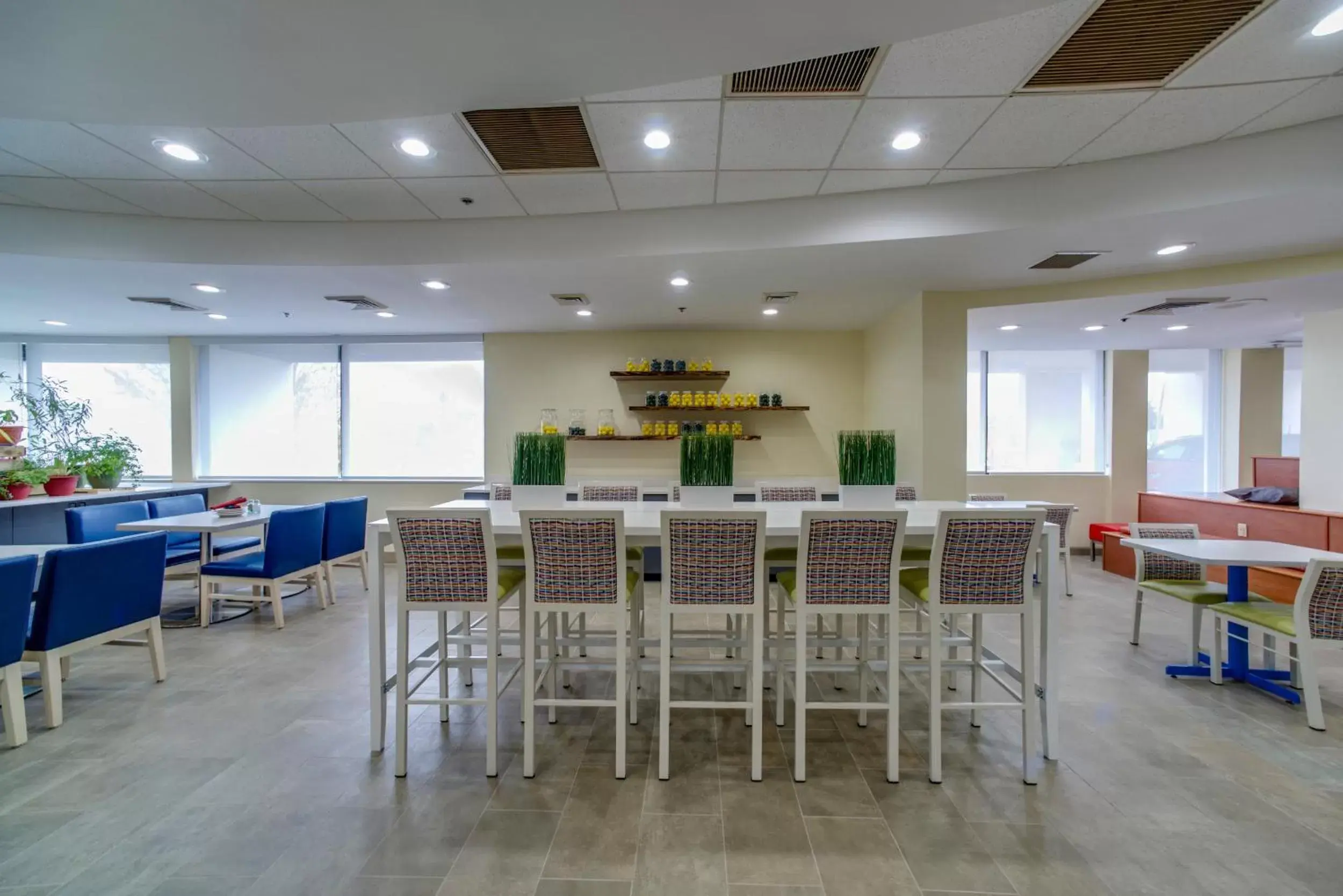 Dining area in Saint Louis Airport Hotel