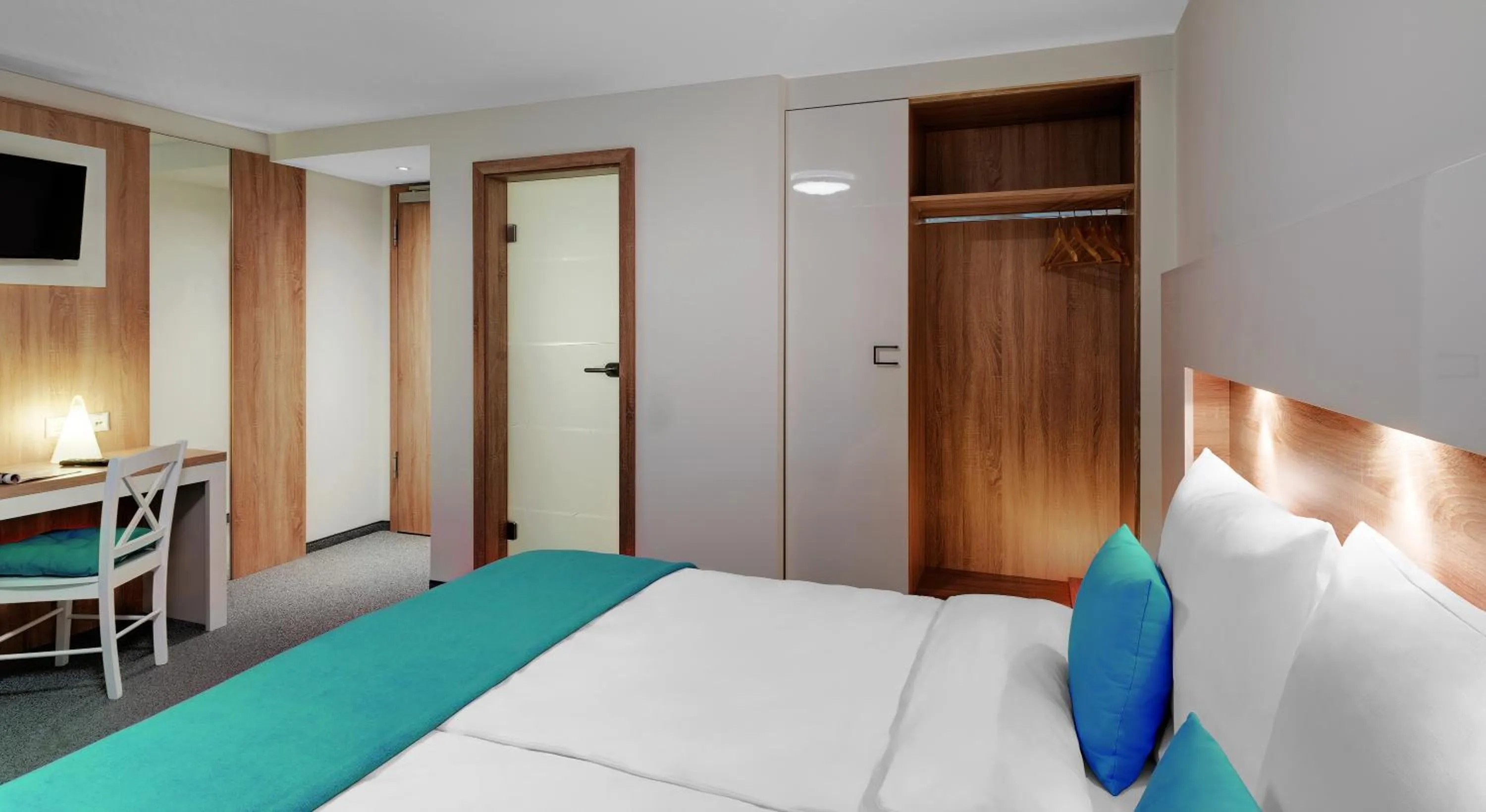 Photo of the whole room, Bed in Hotel und Pension Seereich