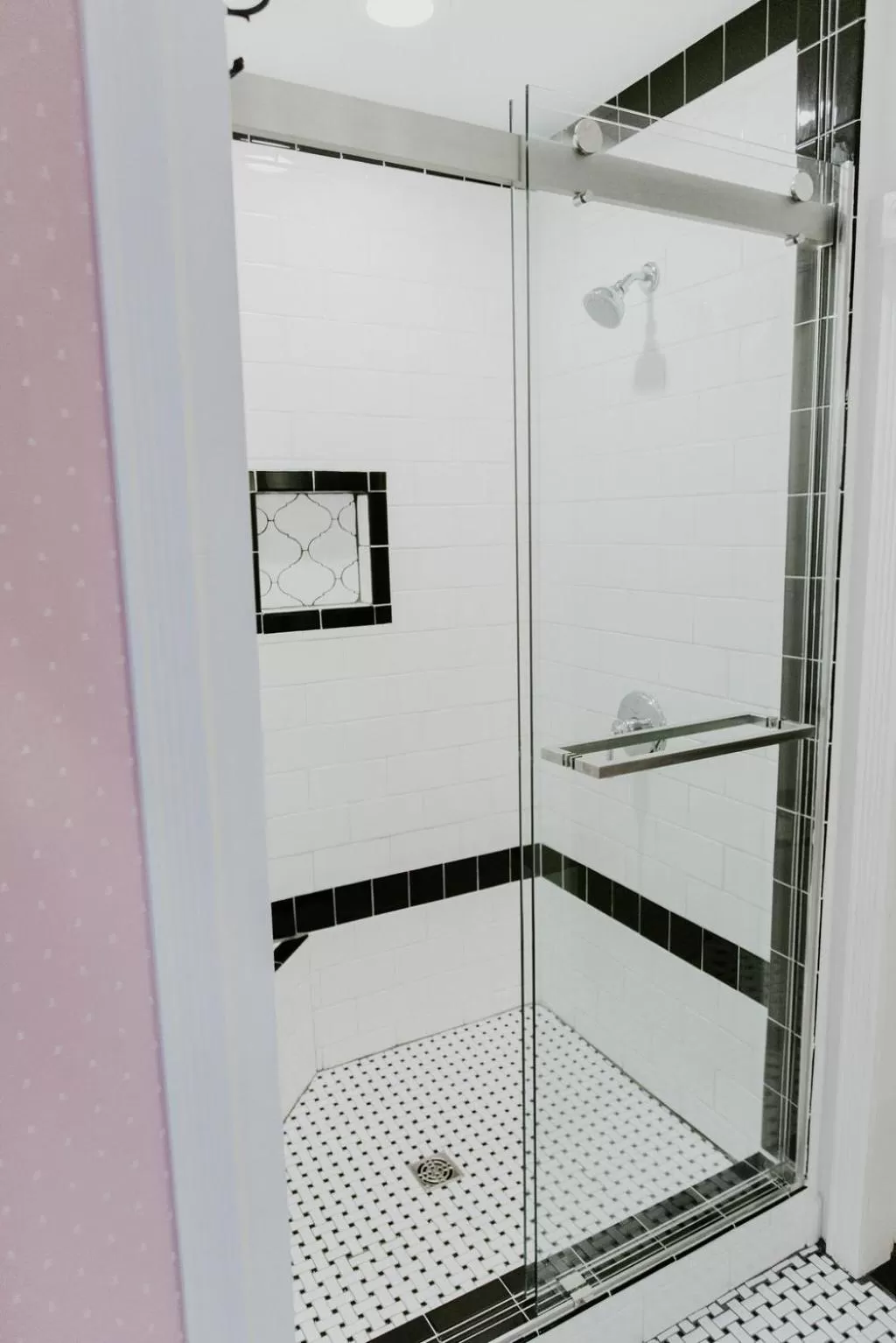 Shower in Georges on York B&B