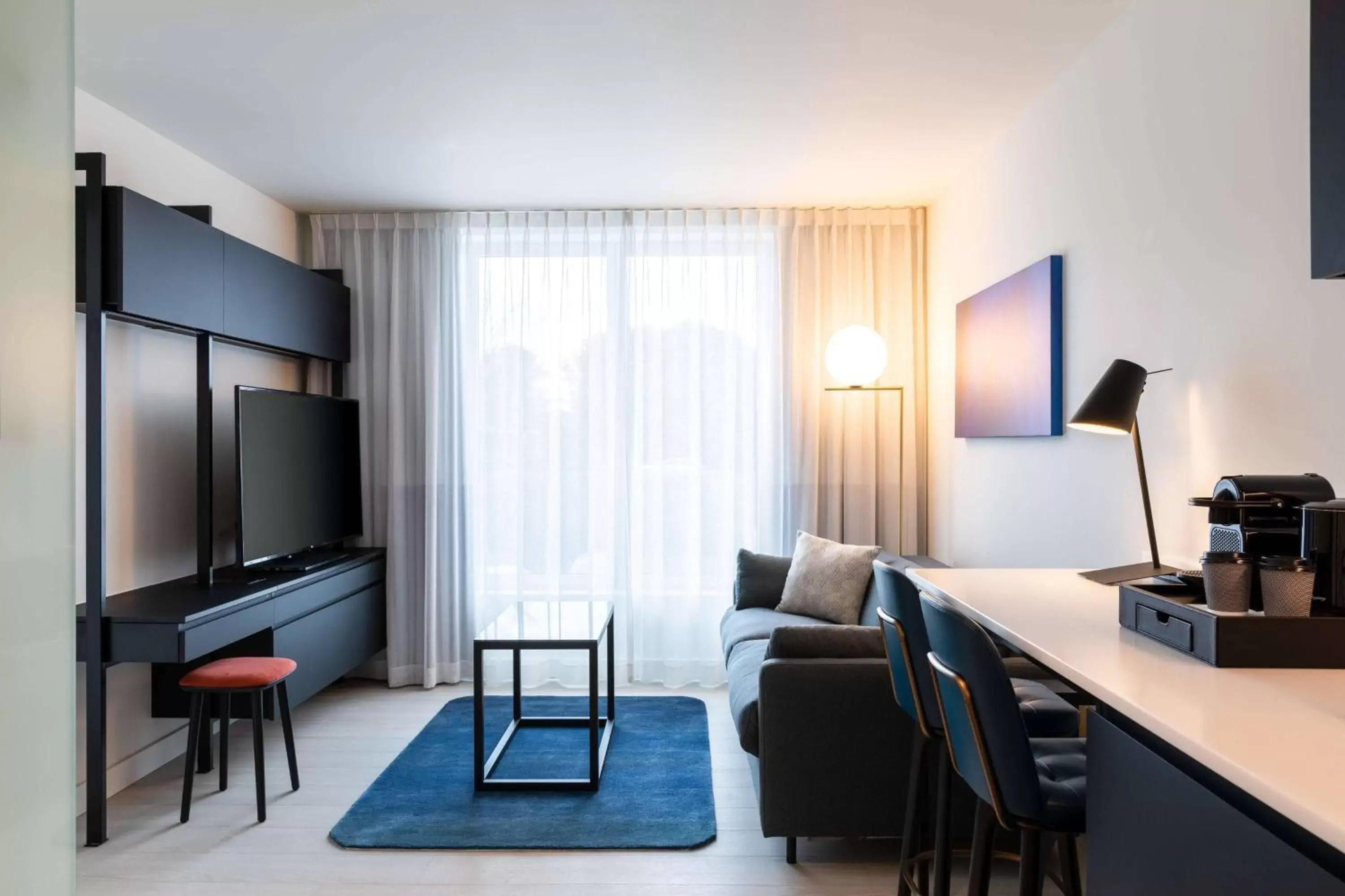 Bedroom, TV/Entertainment Center in Residence Inn Ghent by Marriott