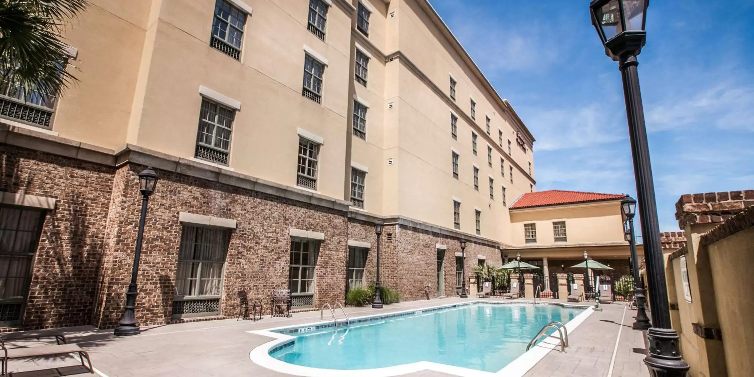 Pool view, Swimming Pool in Hampton Inn & Suites Savannah Historic District