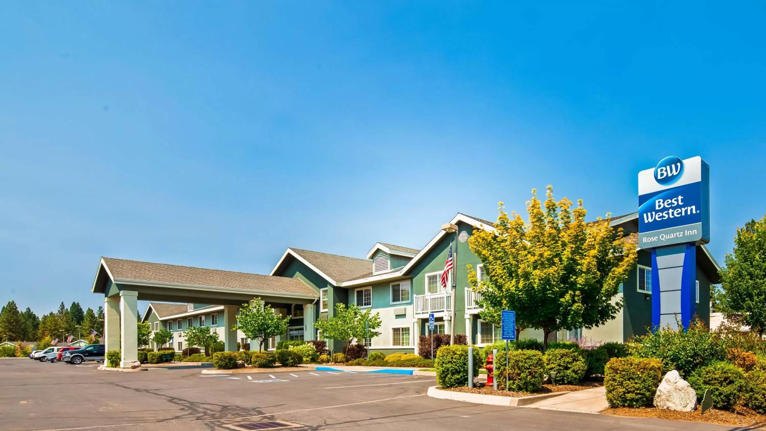 Property Building in Best Western Rose Quartz Inn