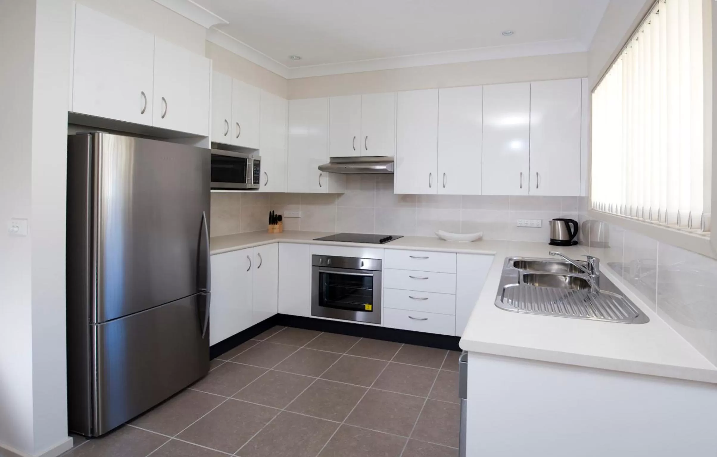 Kitchen or kitchenette in Dolphin Shores