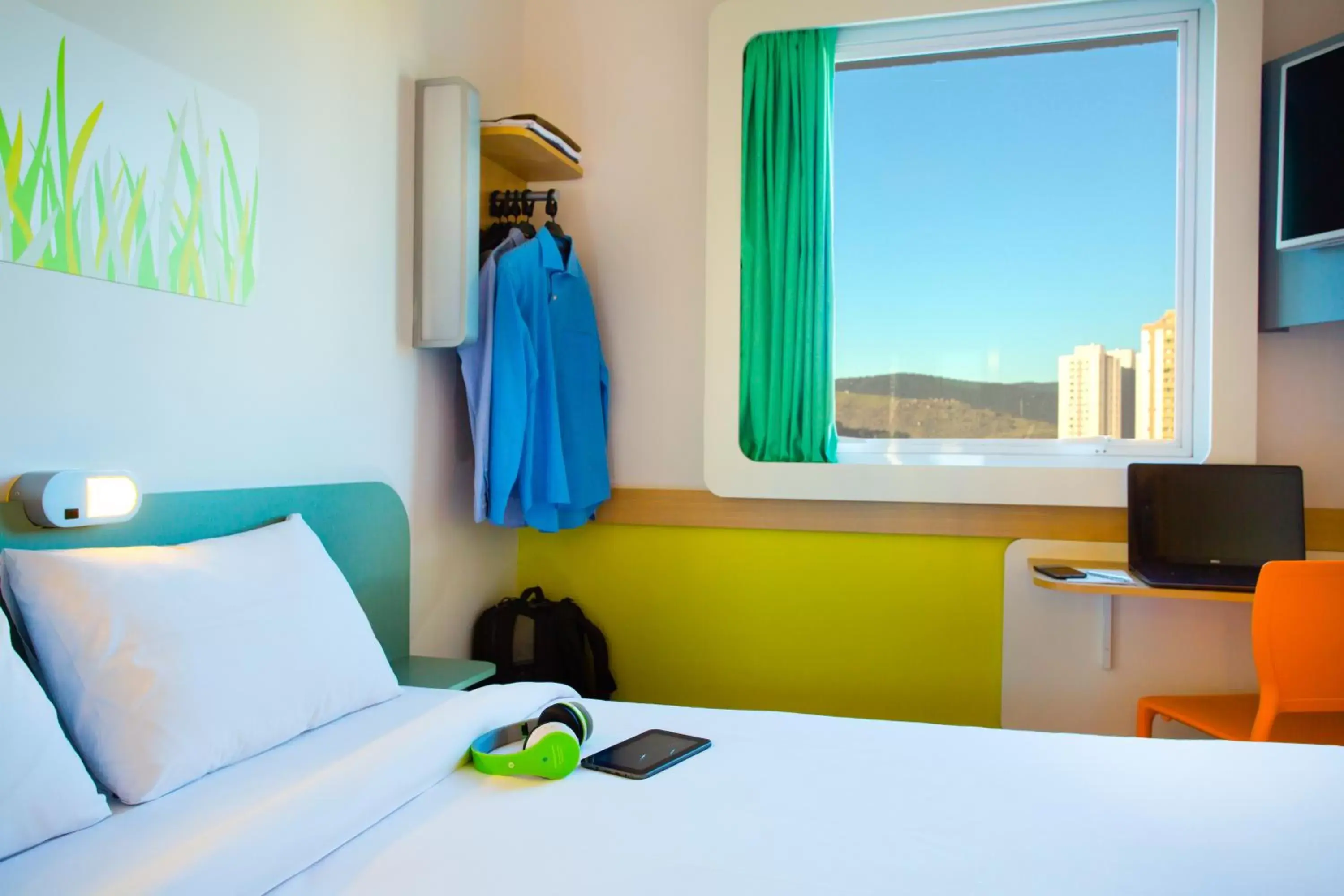 Bedroom, Bed in ibis budget Jundiai Shopping