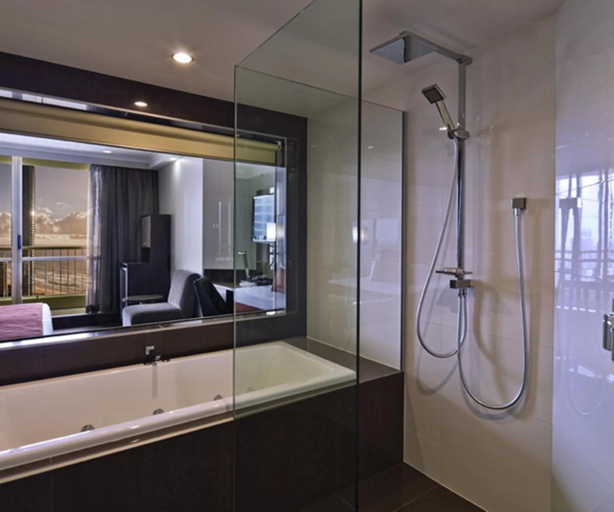 Bathroom in Novotel Surfers Paradise
