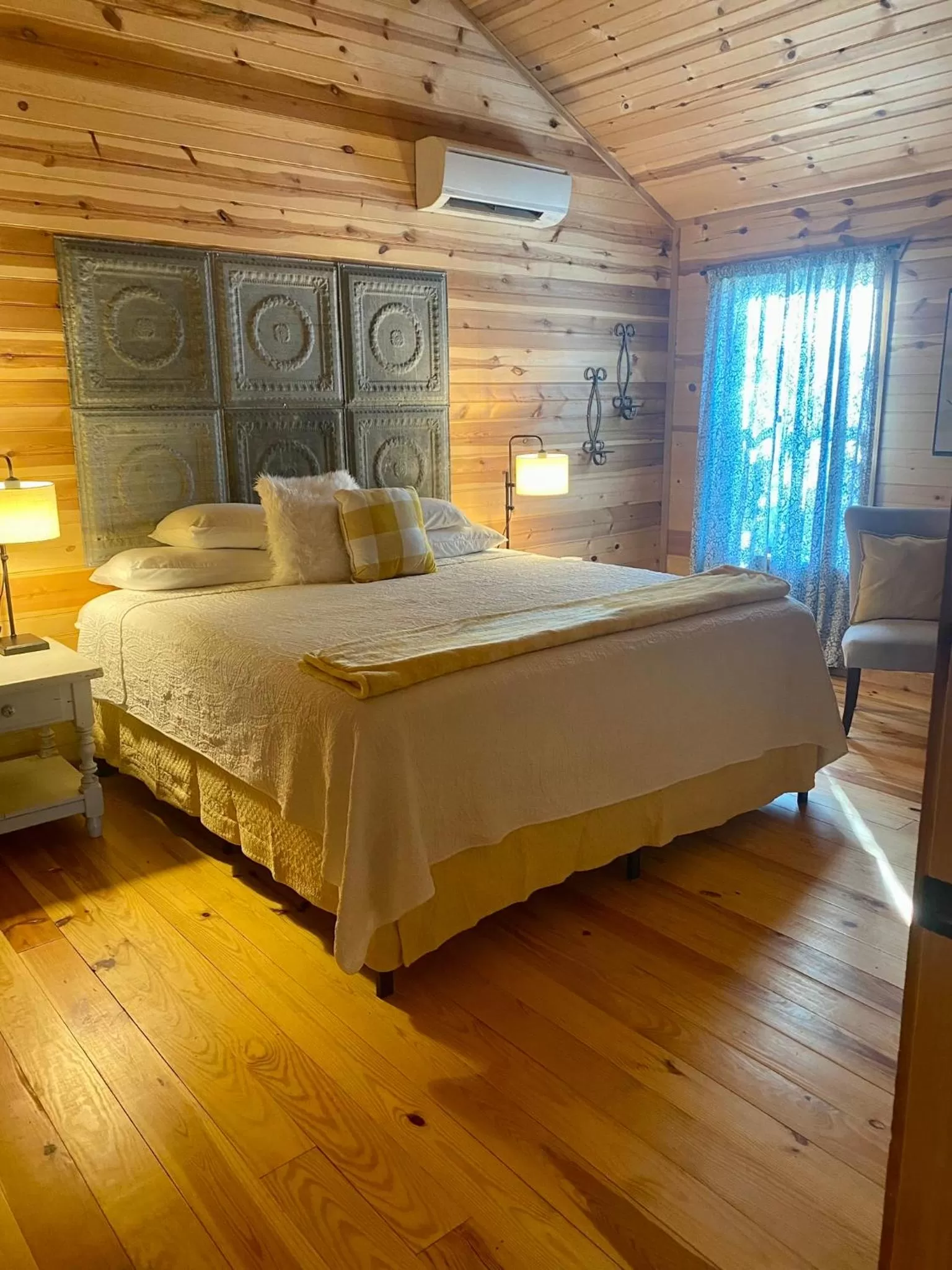 Bed in City on a Hill at Spring Creek