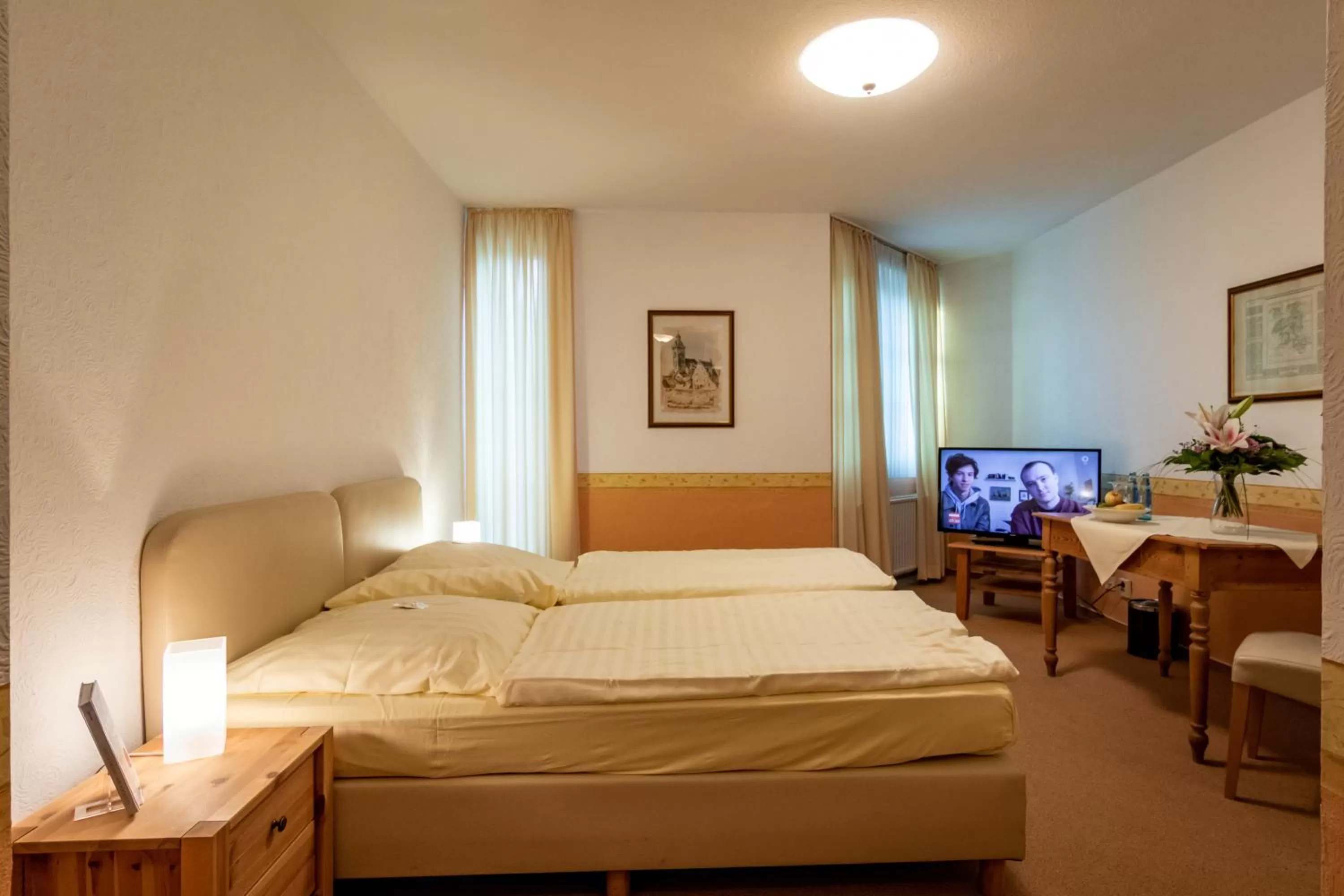 Bed in Hotel Goldflair am Rathaus