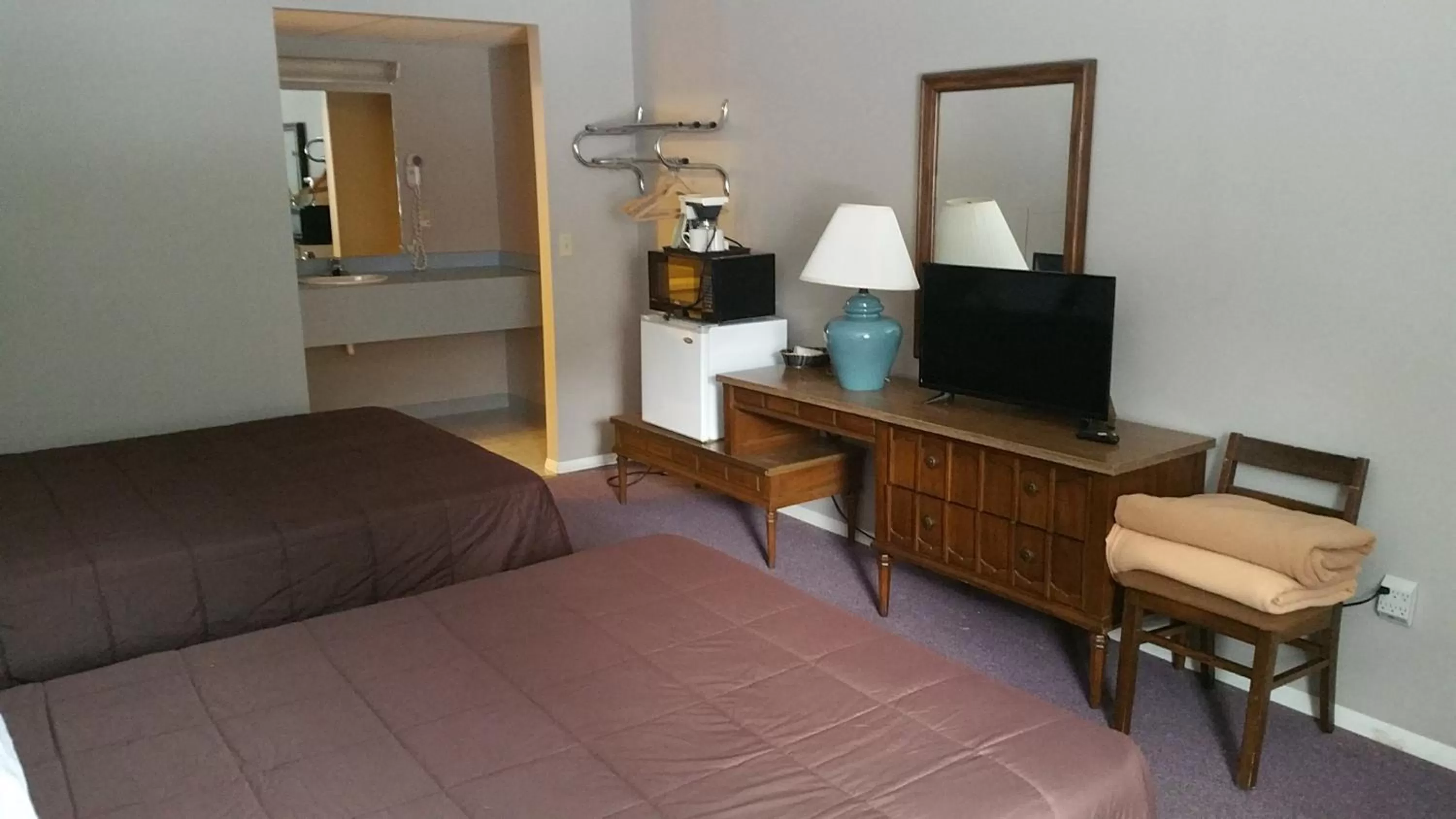 Double Room in Coach Stop Motel