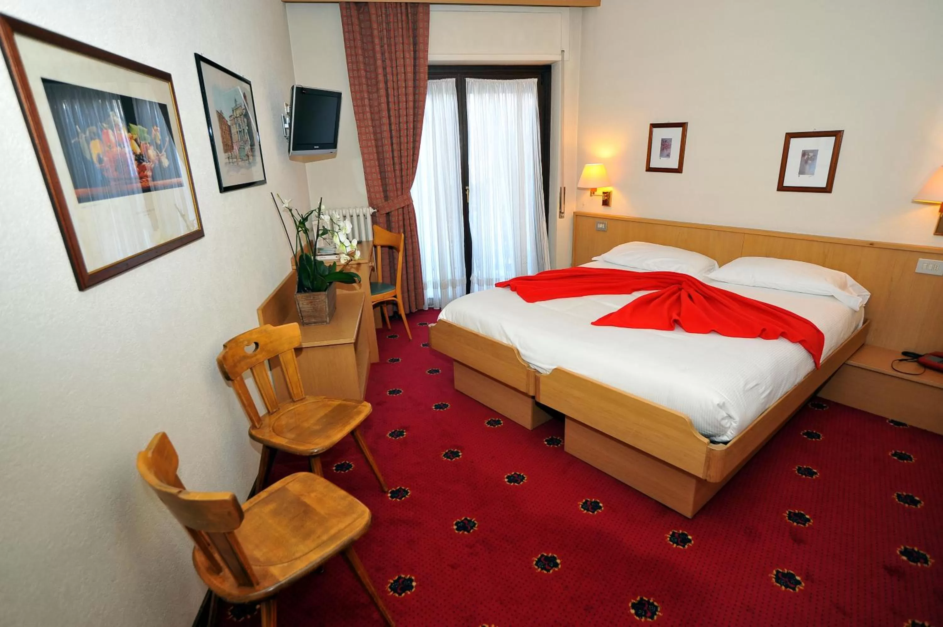 Photo of the whole room, Bed in Hotel Derby