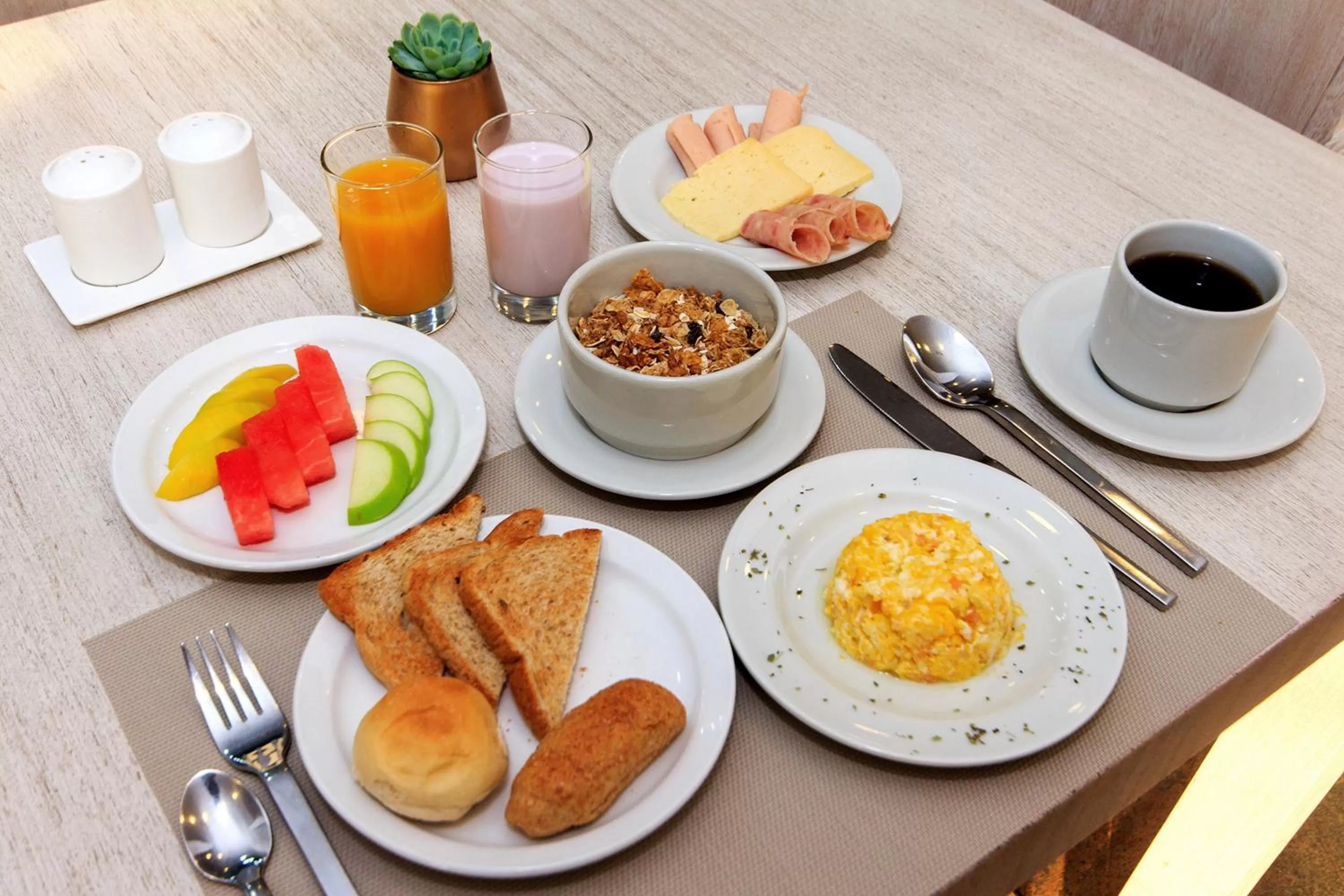American breakfast in Hotel American Visa Tower