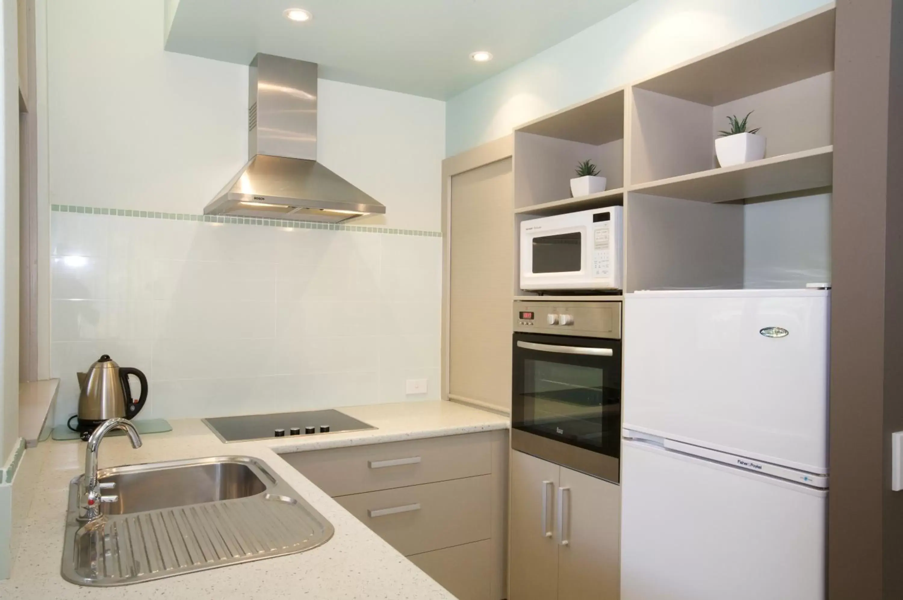 Kitchen or kitchenette, Kitchen/Kitchenette in Korora Bay Village Resort