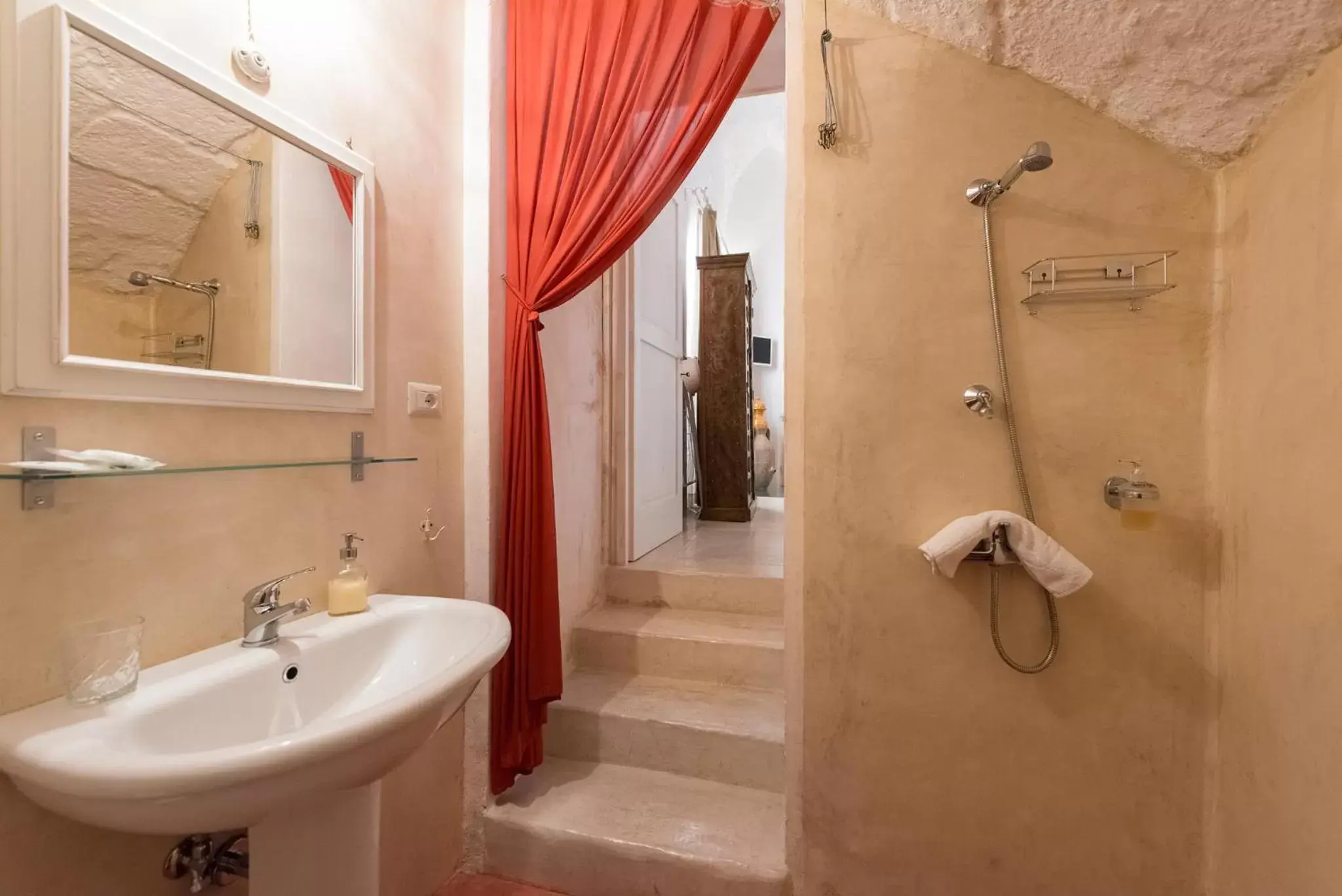 Bathroom in Dimore Santagaeta