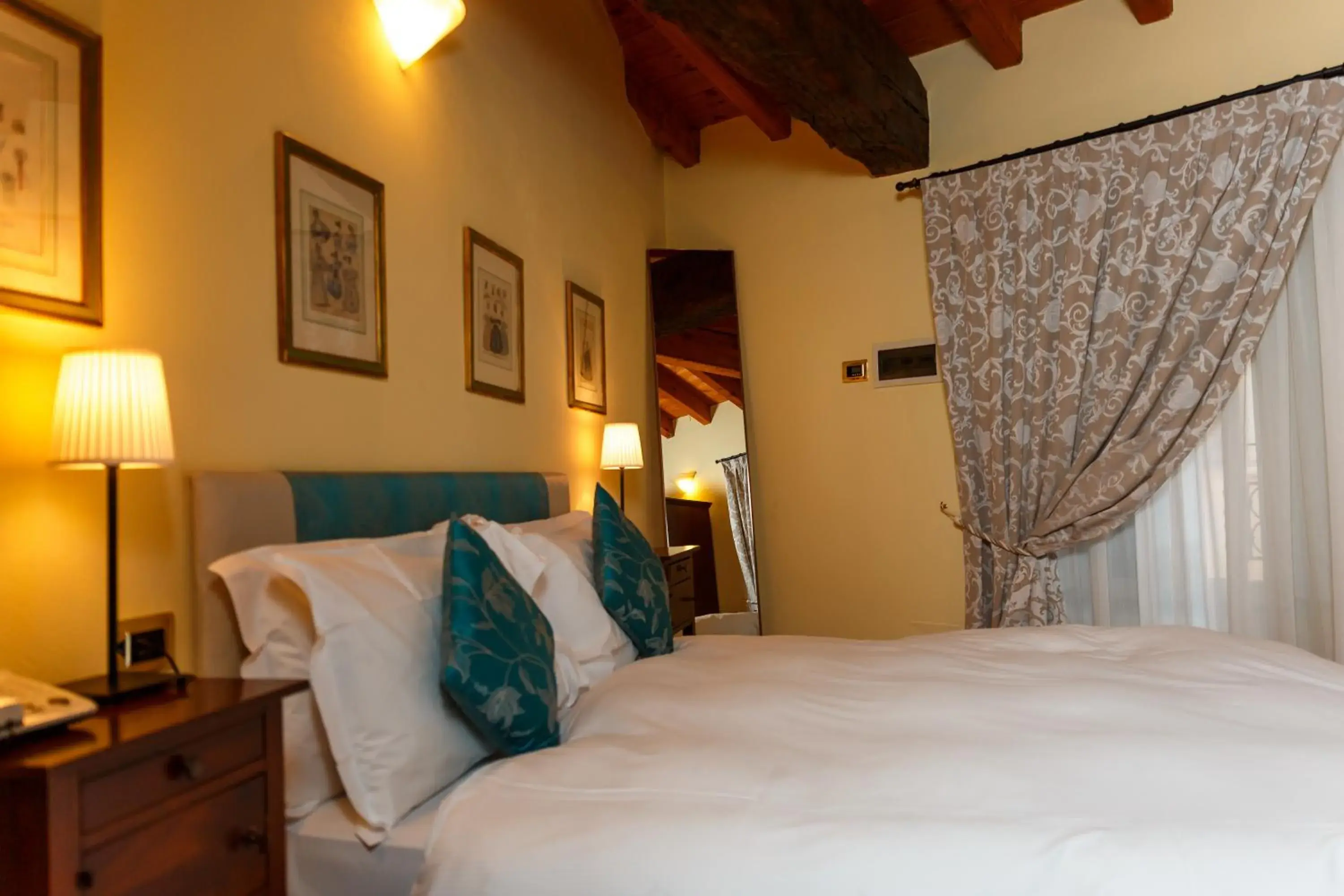 Photo of the whole room, Bed in Albergo Orologio